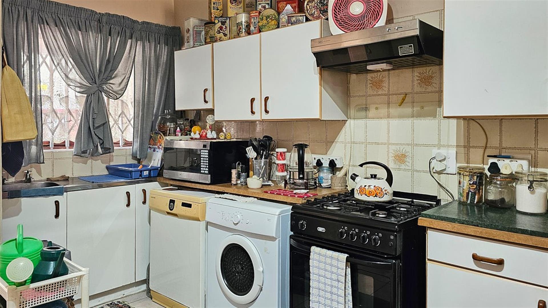 Apartment For Sale in Uvongo, KwaZulu Natal