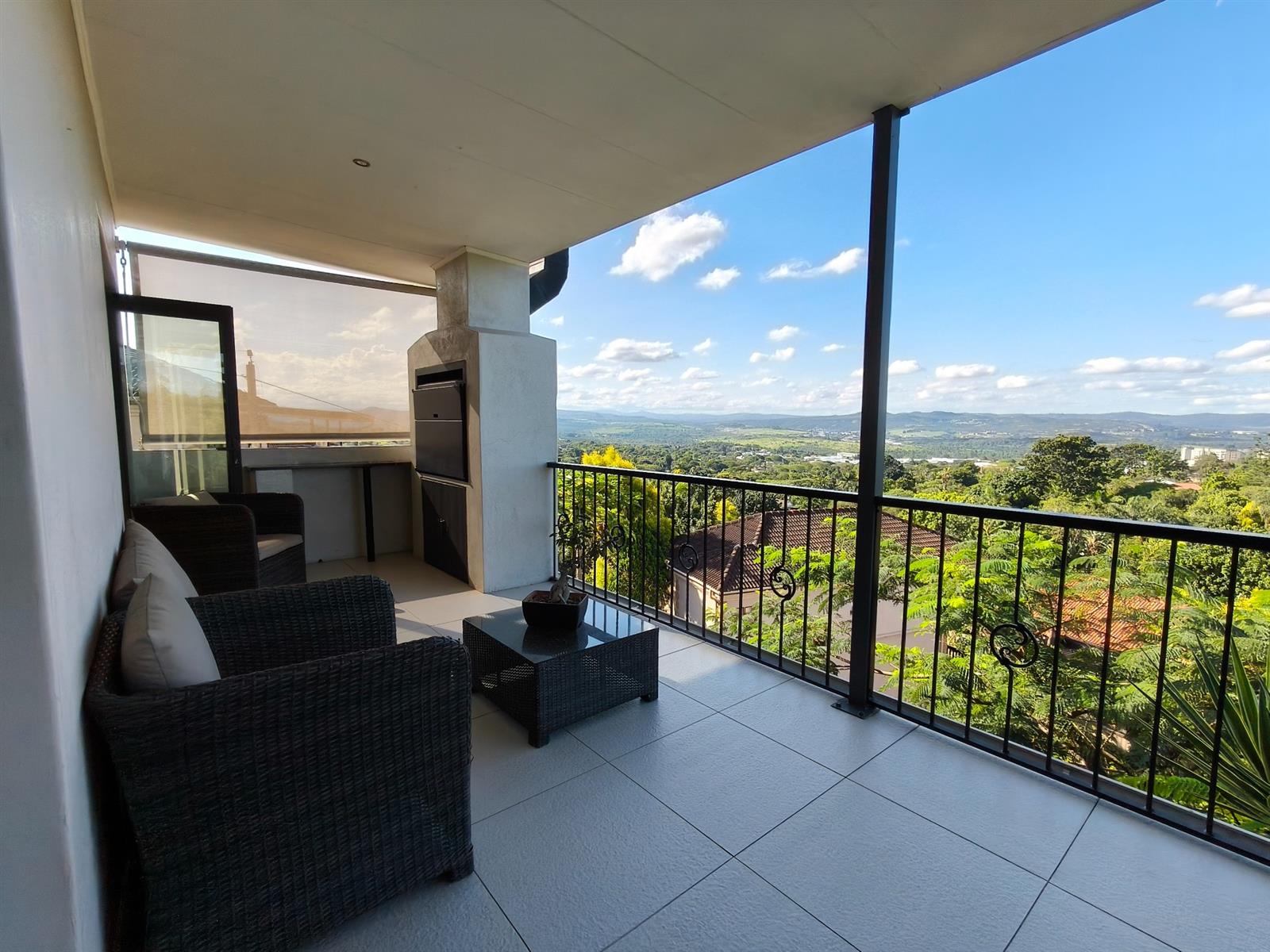 5 Bedroom, 4.5 Bathroom House for Sale in Villa Zebrina with Stunning Views.