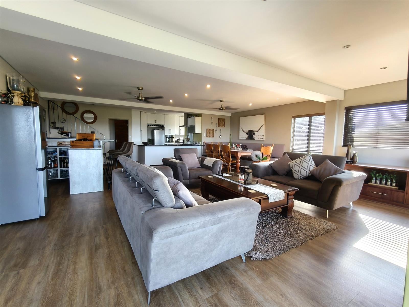 5 Bedroom, 4.5 Bathroom House for Sale in Villa Zebrina with Stunning Views.