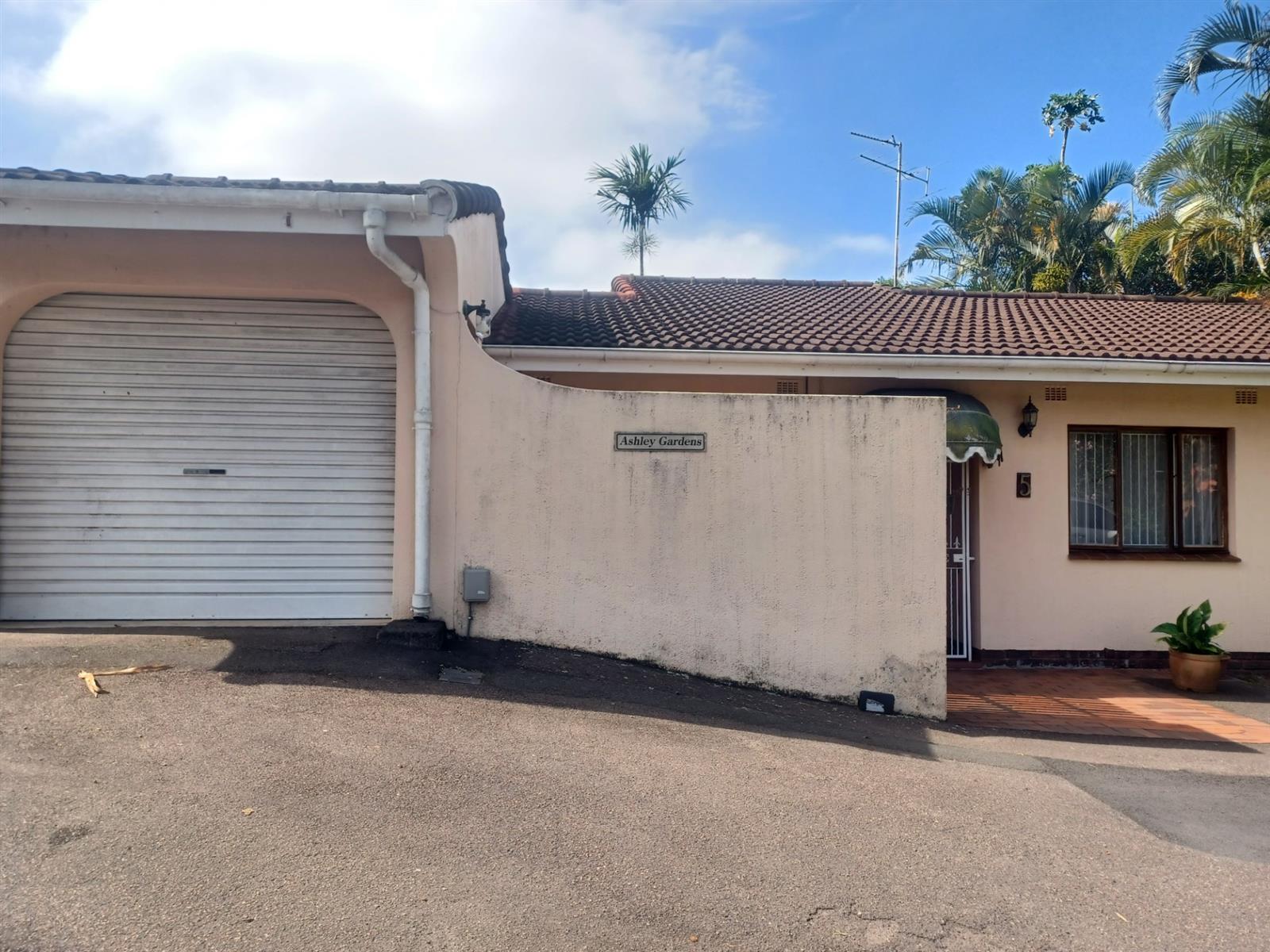 3 Bed 2 Bath complex for sale in Ashley Gardens pinetown