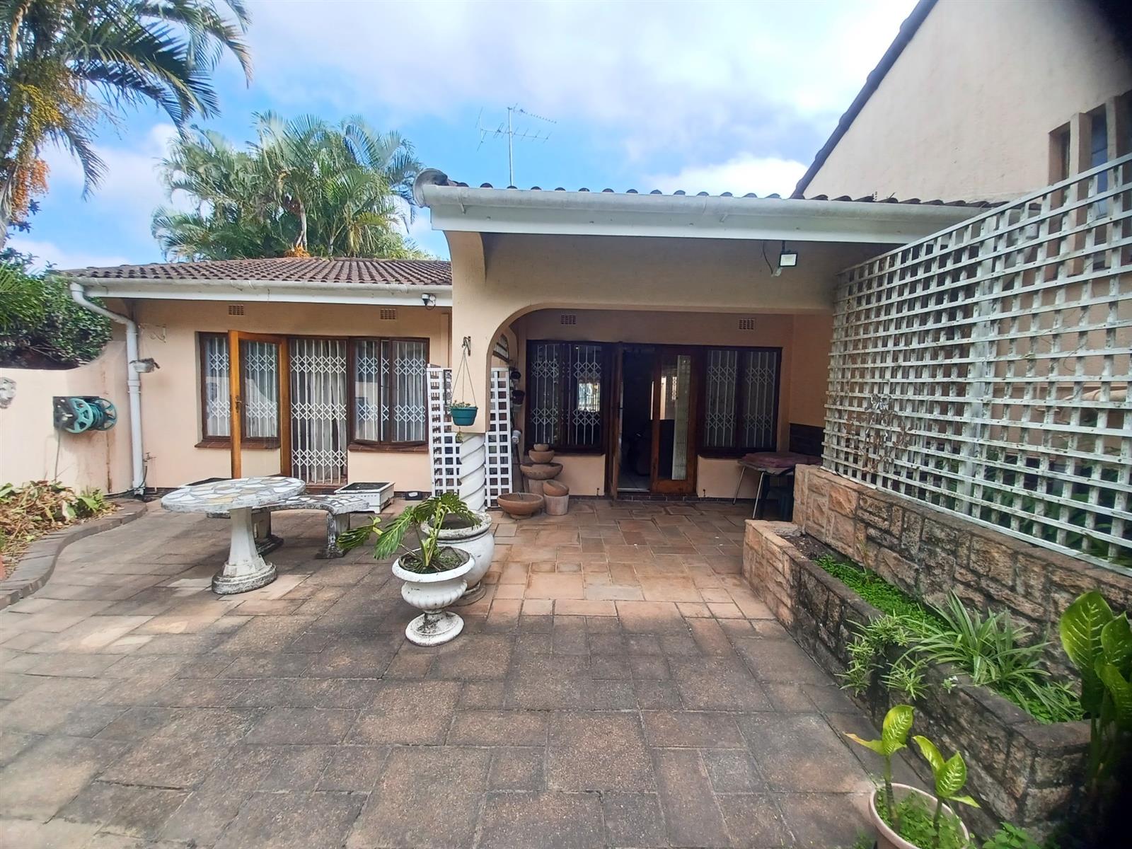 3 Bed 2 Bath complex for sale in Ashley Gardens pinetown