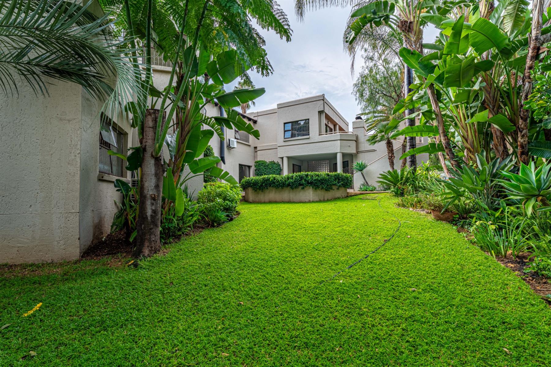 The Perfect Extended Family Home - 5 Bedrooms, Borehole and Timeless Charm in Kyalami Estate