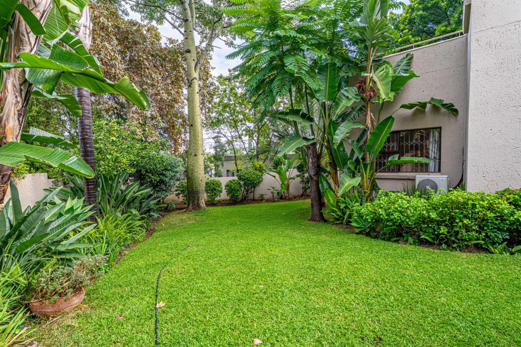 The Perfect Extended Family Home - 5 Bedrooms, Borehole and Timeless Charm in Kyalami Estate