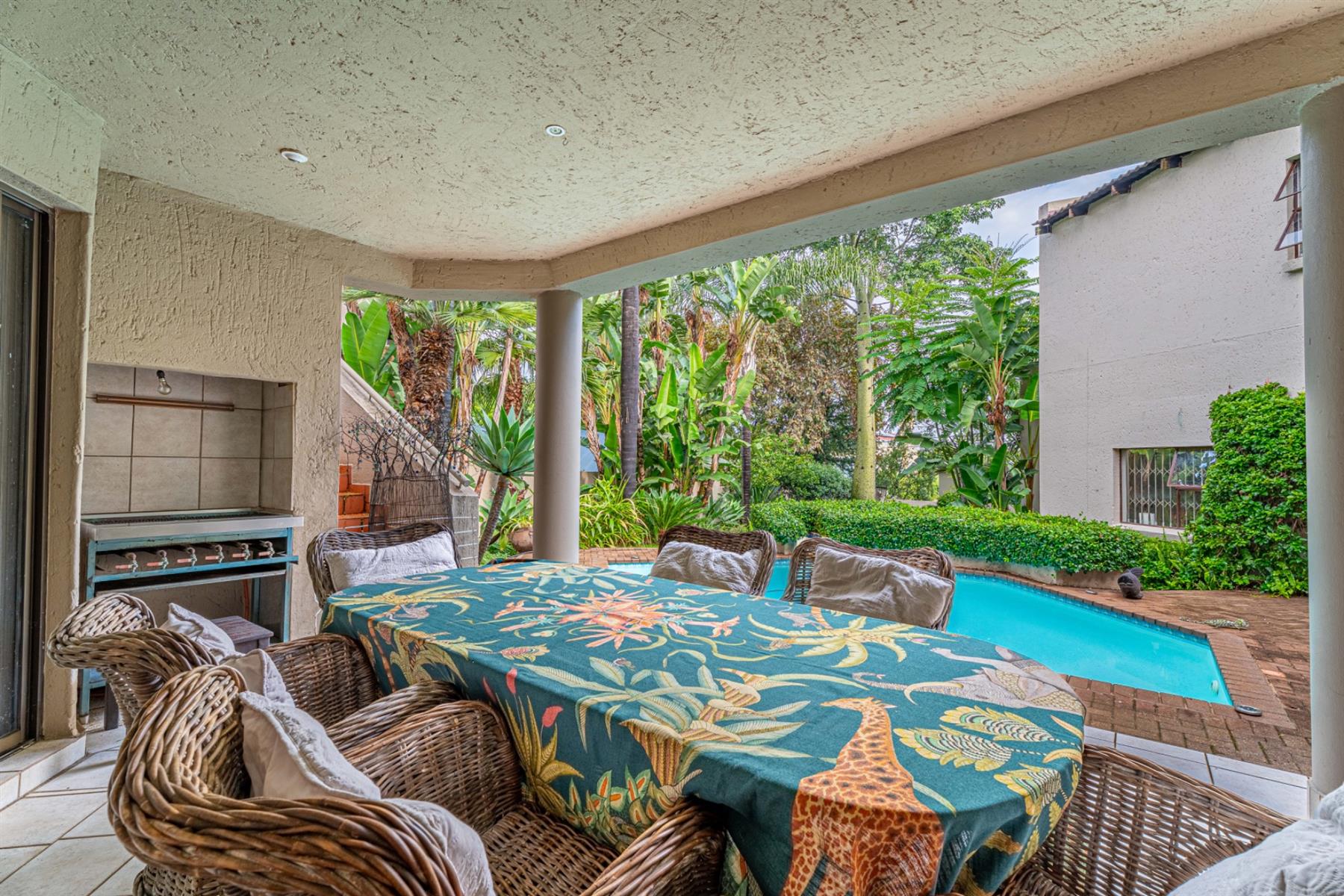 The Perfect Extended Family Home - 5 Bedrooms, Borehole and Timeless Charm in Kyalami Estate