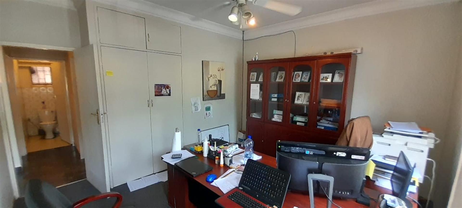 FULL BUSINESS RIGHT HOUSE WITH GREAT POTENTIAL