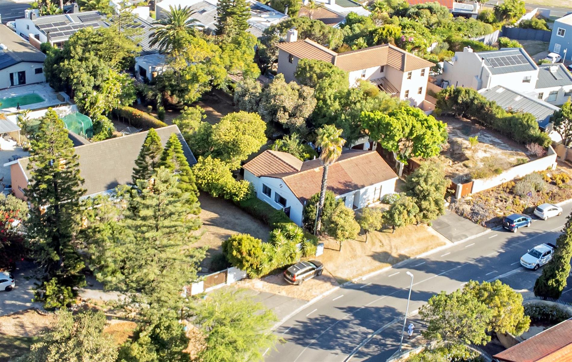 Two Dwelling Excellence in the Heart of Flamingo Vlei