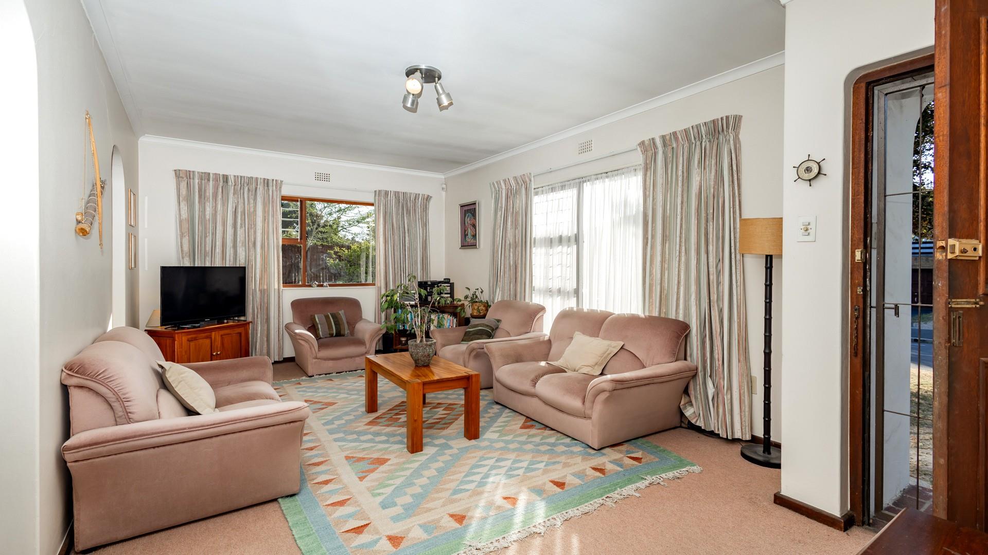 Two Dwelling Excellence in the Heart of Flamingo Vlei