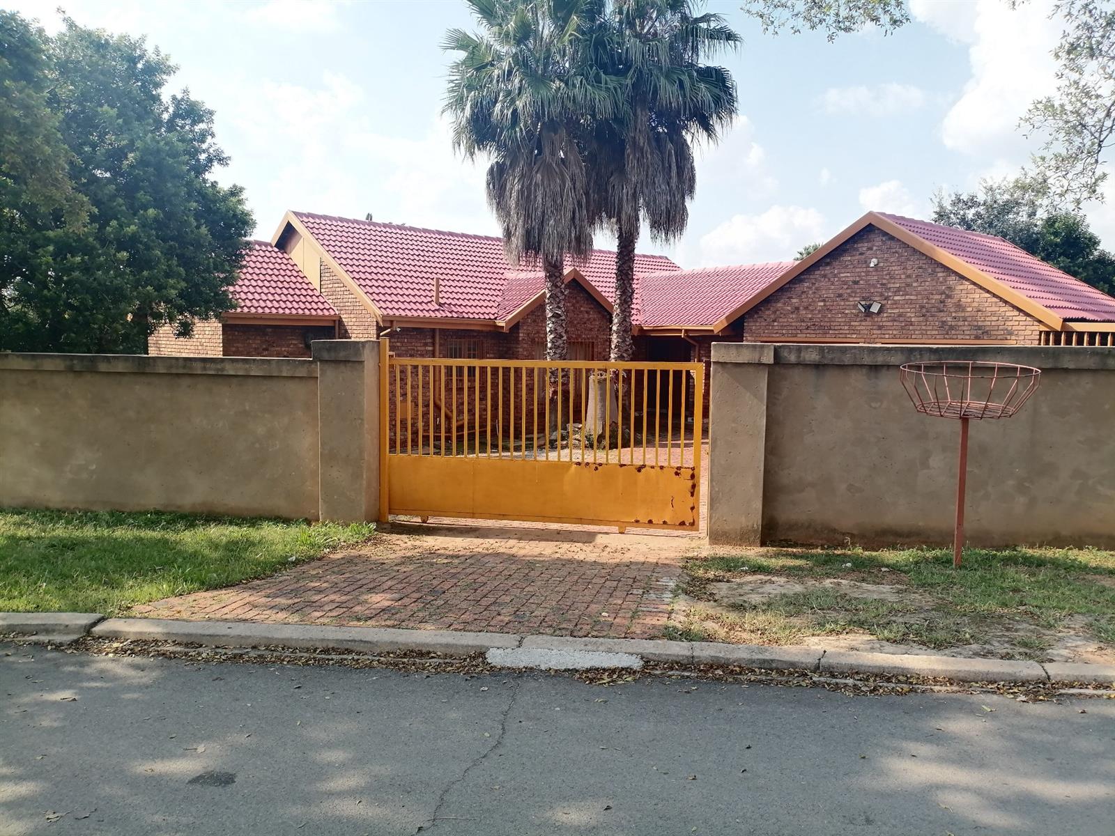 House For Sale in Norkem Park, Kempton Park