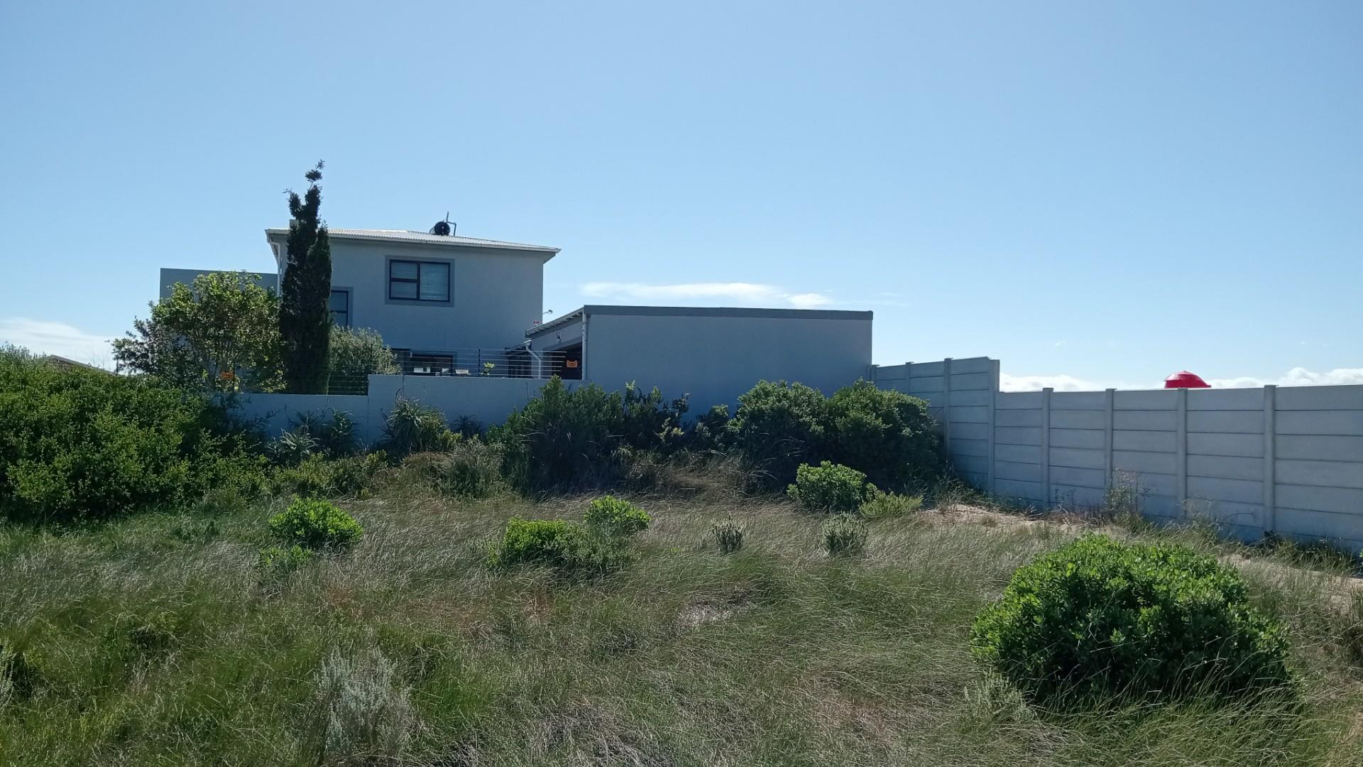 Prime Perlemoenbaai Stand with Commanding Mountain Views