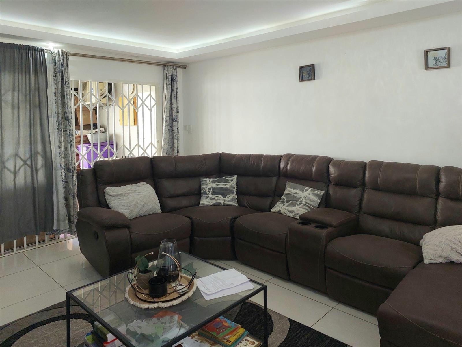 Stepless Garden Apartment For Sale in Musgrave, Durban, KwaZulu Natal