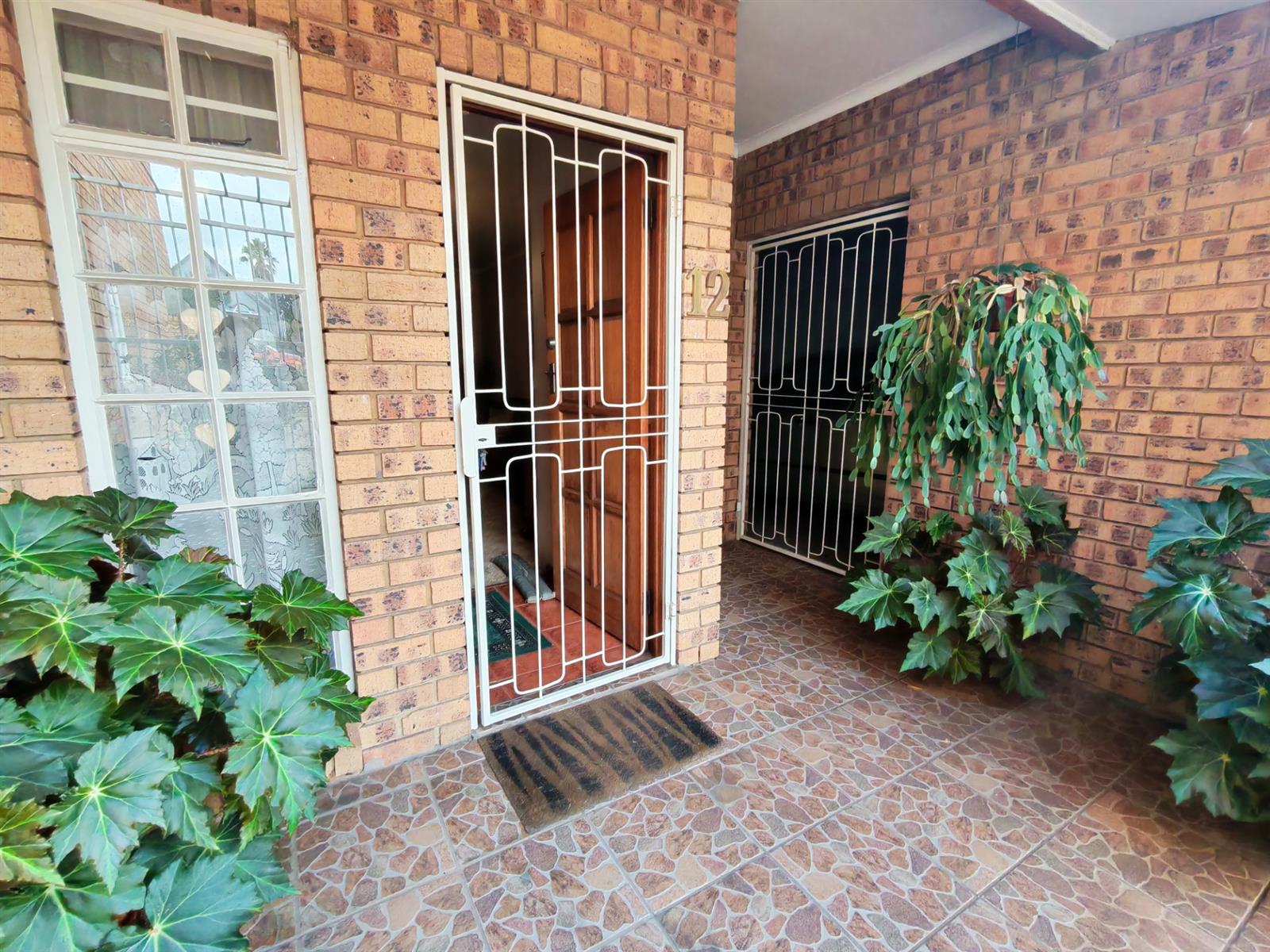 Townhouse For Sale in Middelburg Central, Middelburg