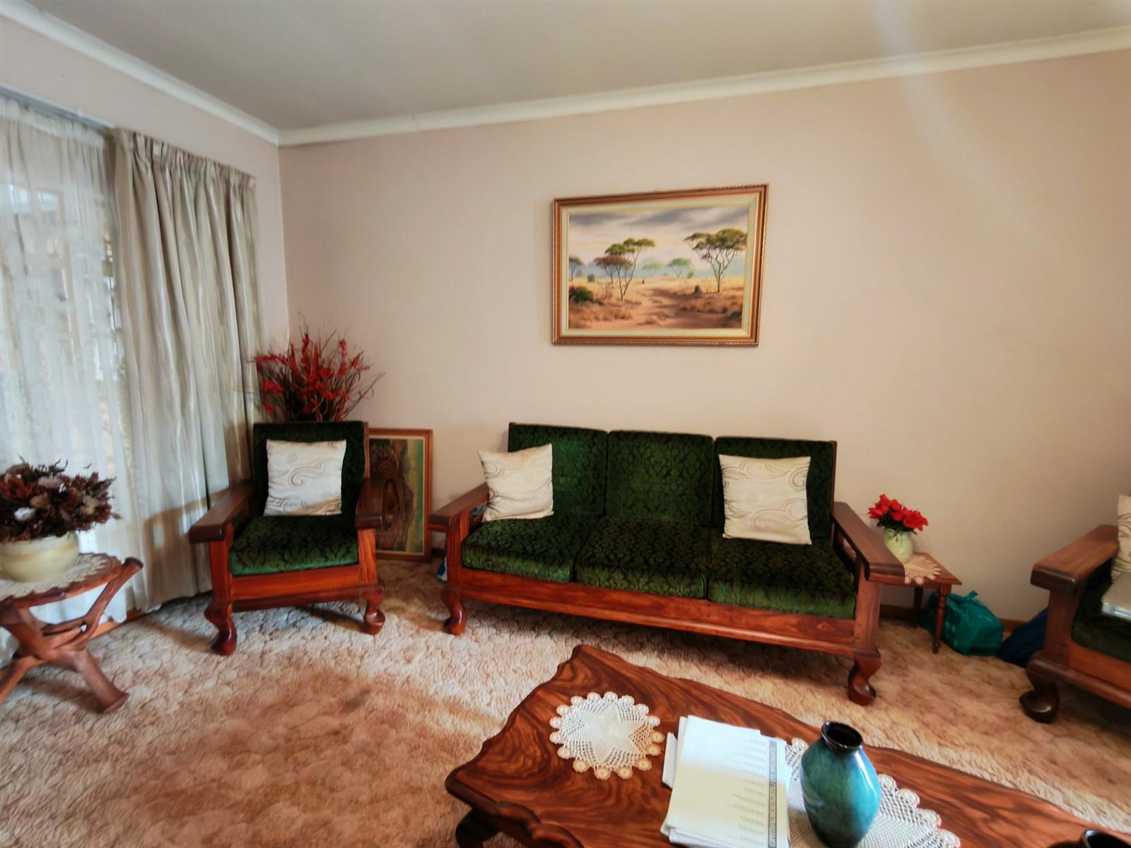 Townhouse For Sale in Middelburg Central, Middelburg