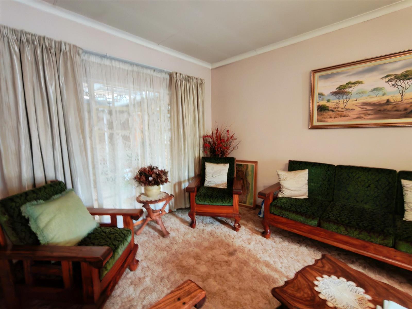 Townhouse For Sale in Middelburg Central, Middelburg