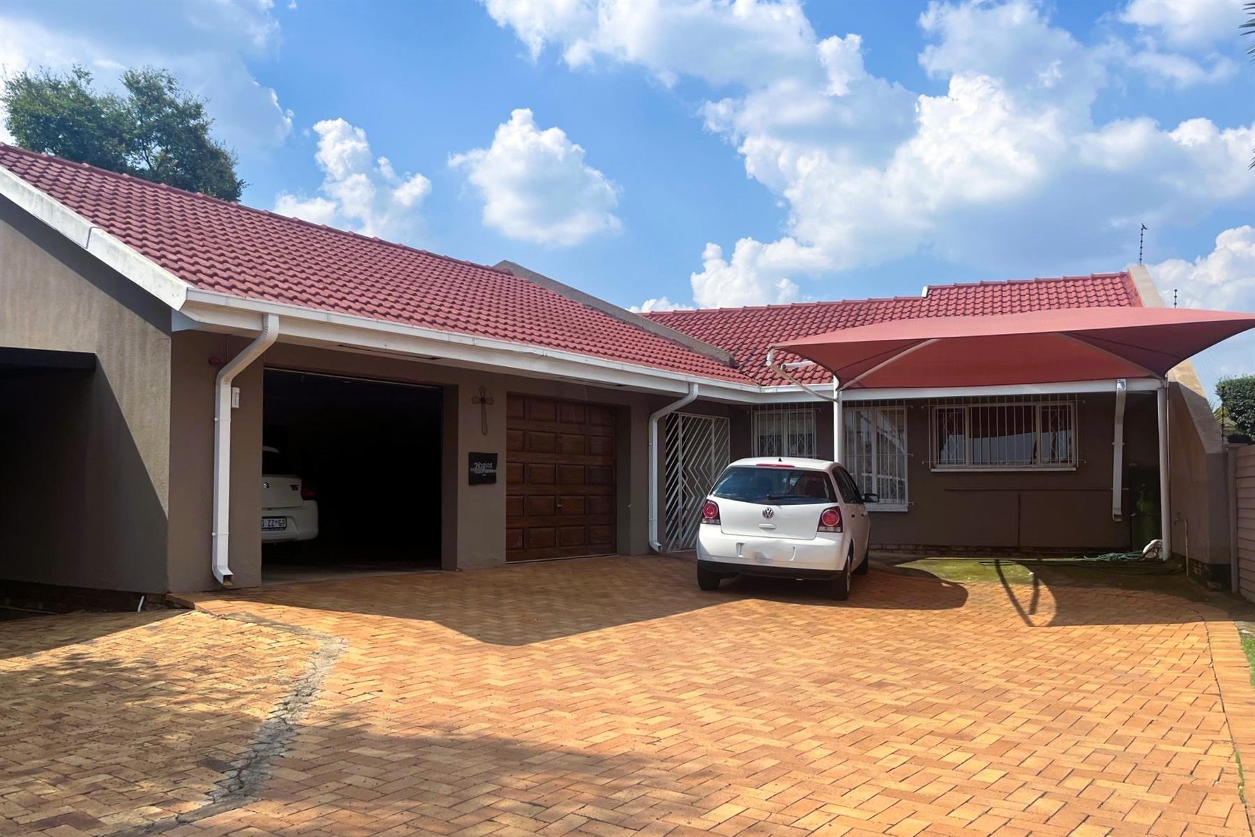 Stunning 5-6 Bedroom Family Home with a Flatlet in Prime Brackendowns!