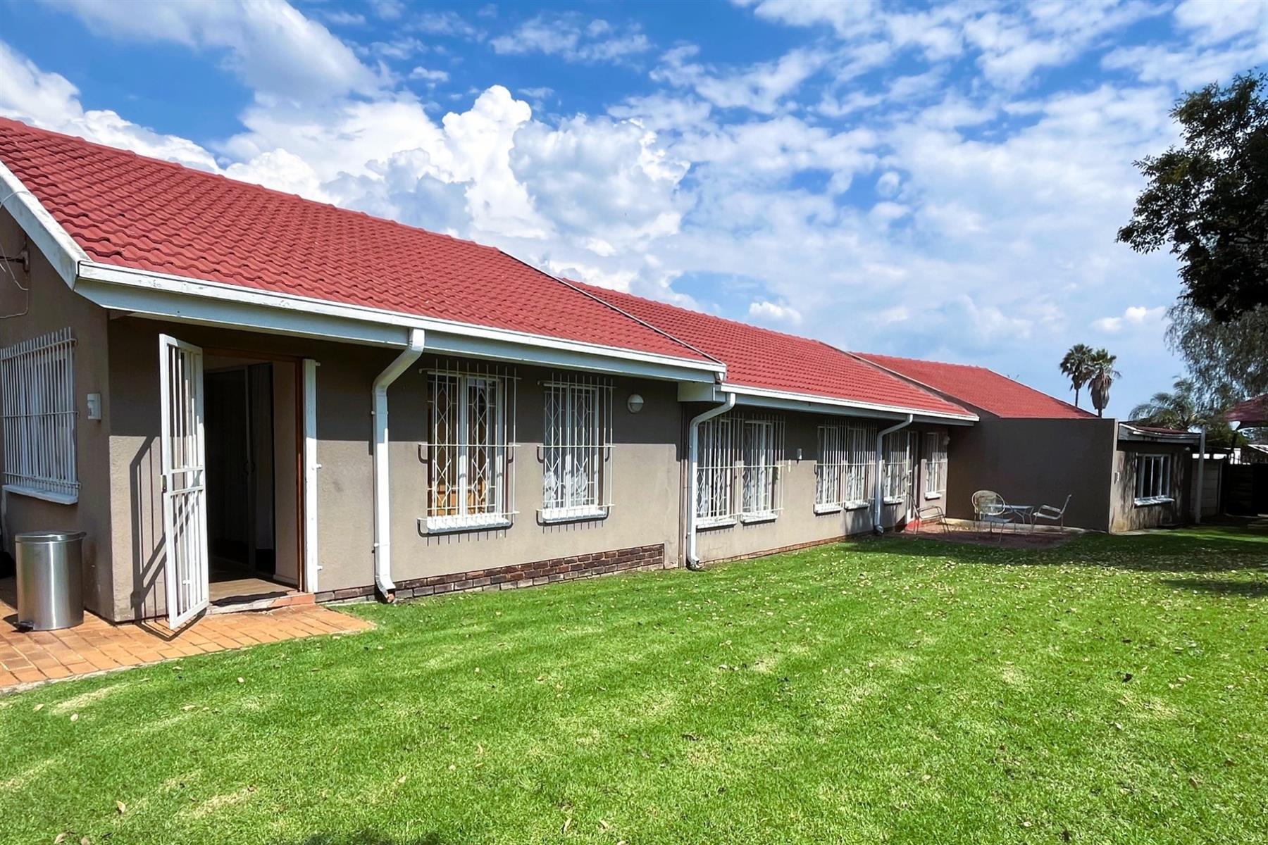 Stunning 5-6 Bedroom Family Home with a Flatlet in Prime Brackendowns!