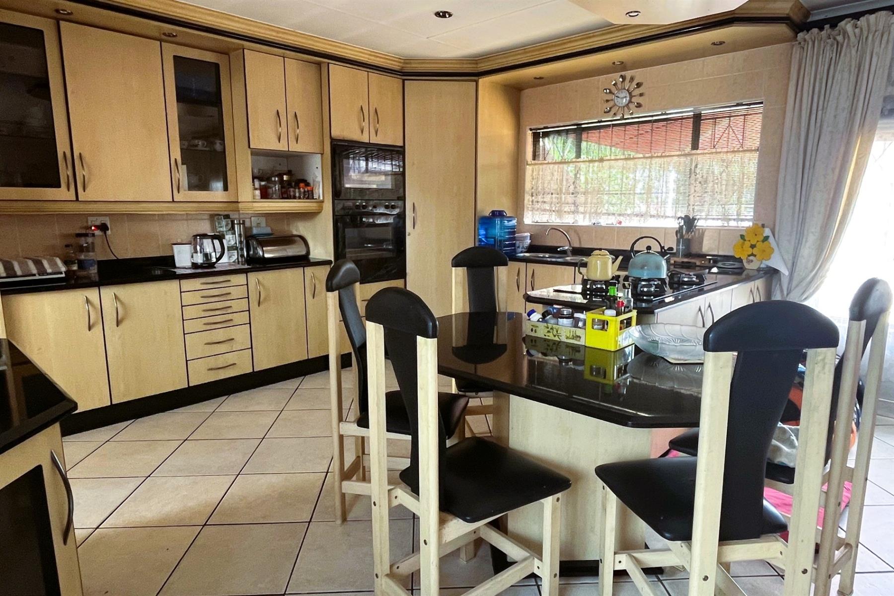 Stunning 5-6 Bedroom Family Home with a Flatlet in Prime Brackendowns!
