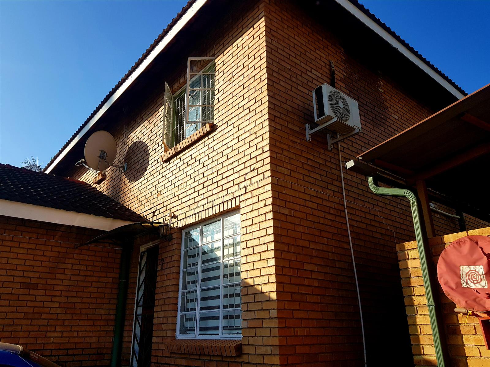 Stylish 3-Bedroom Unit in a Peaceful Fauna Park Setting