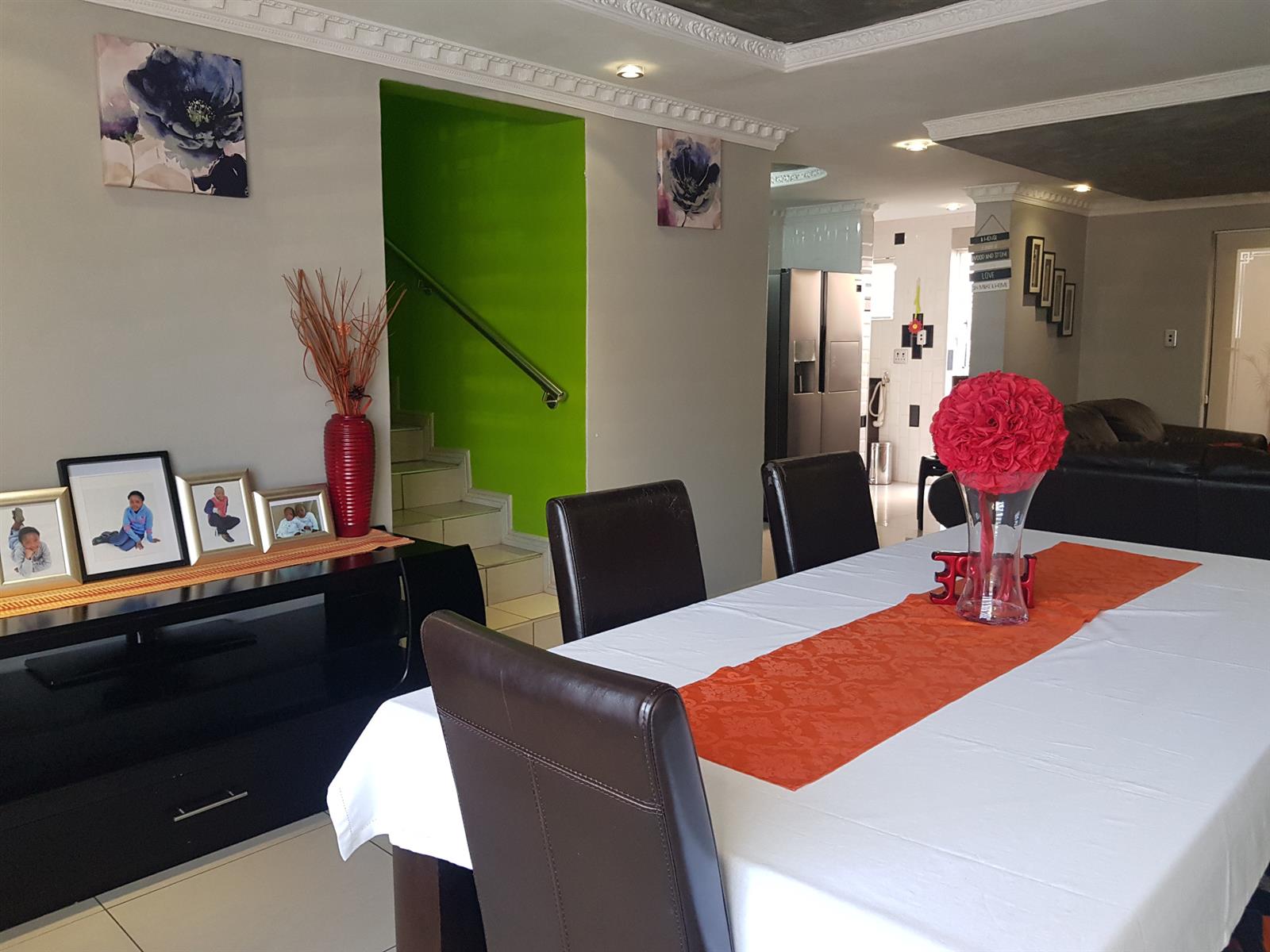 Stylish 3-Bedroom Unit in a Peaceful Fauna Park Setting