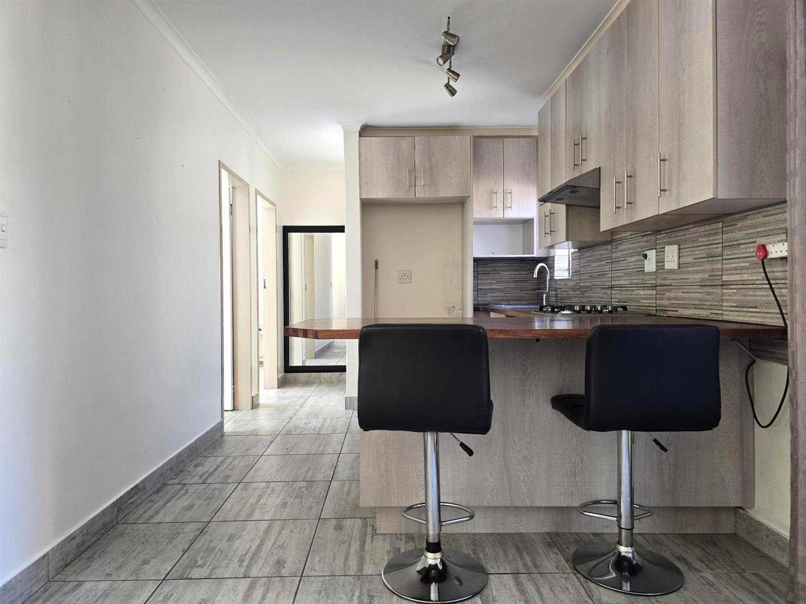 2 Bed 1 Bath Glen Marais
