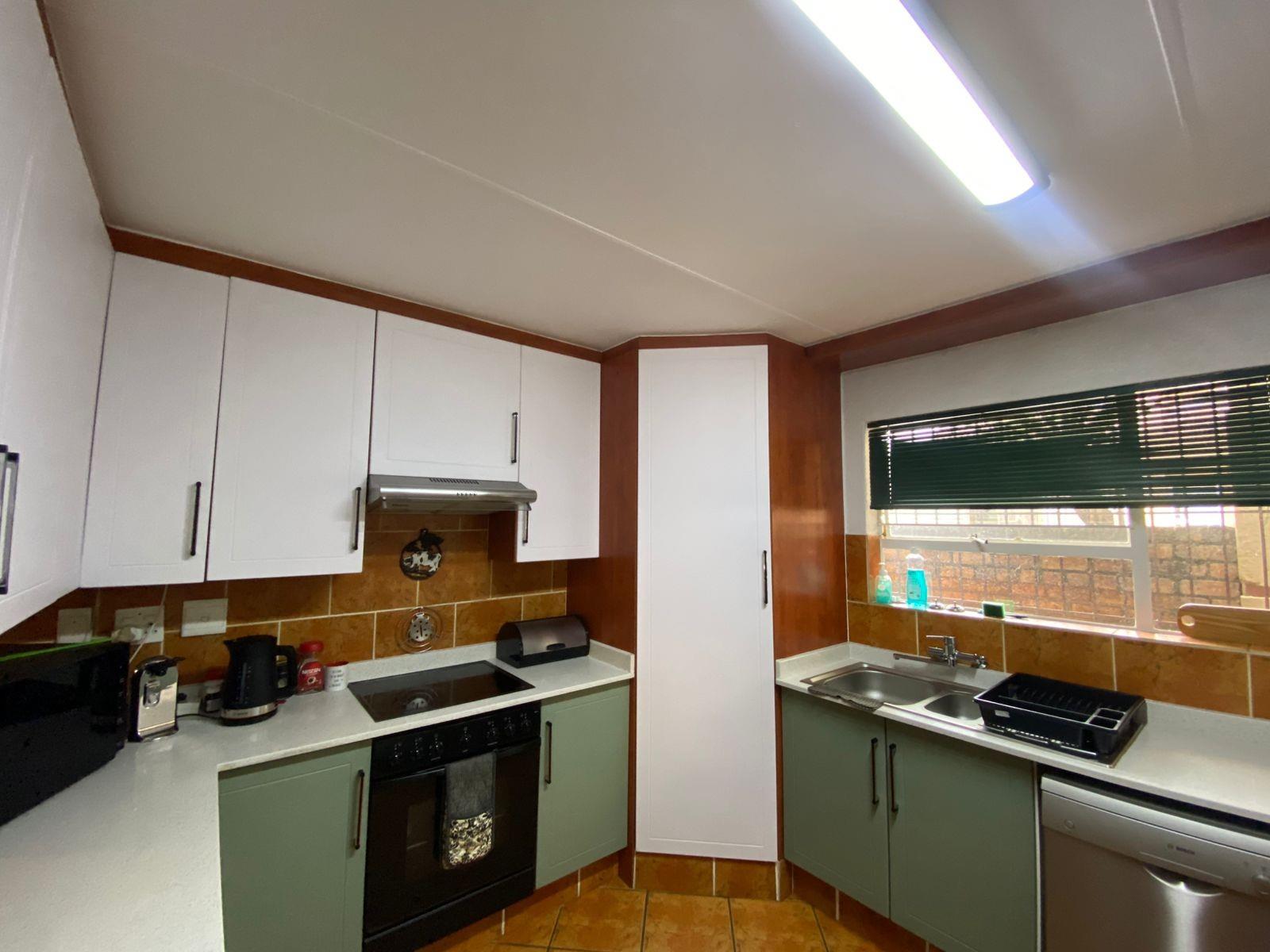 3 Bedroom House To Rent in Glen Marais