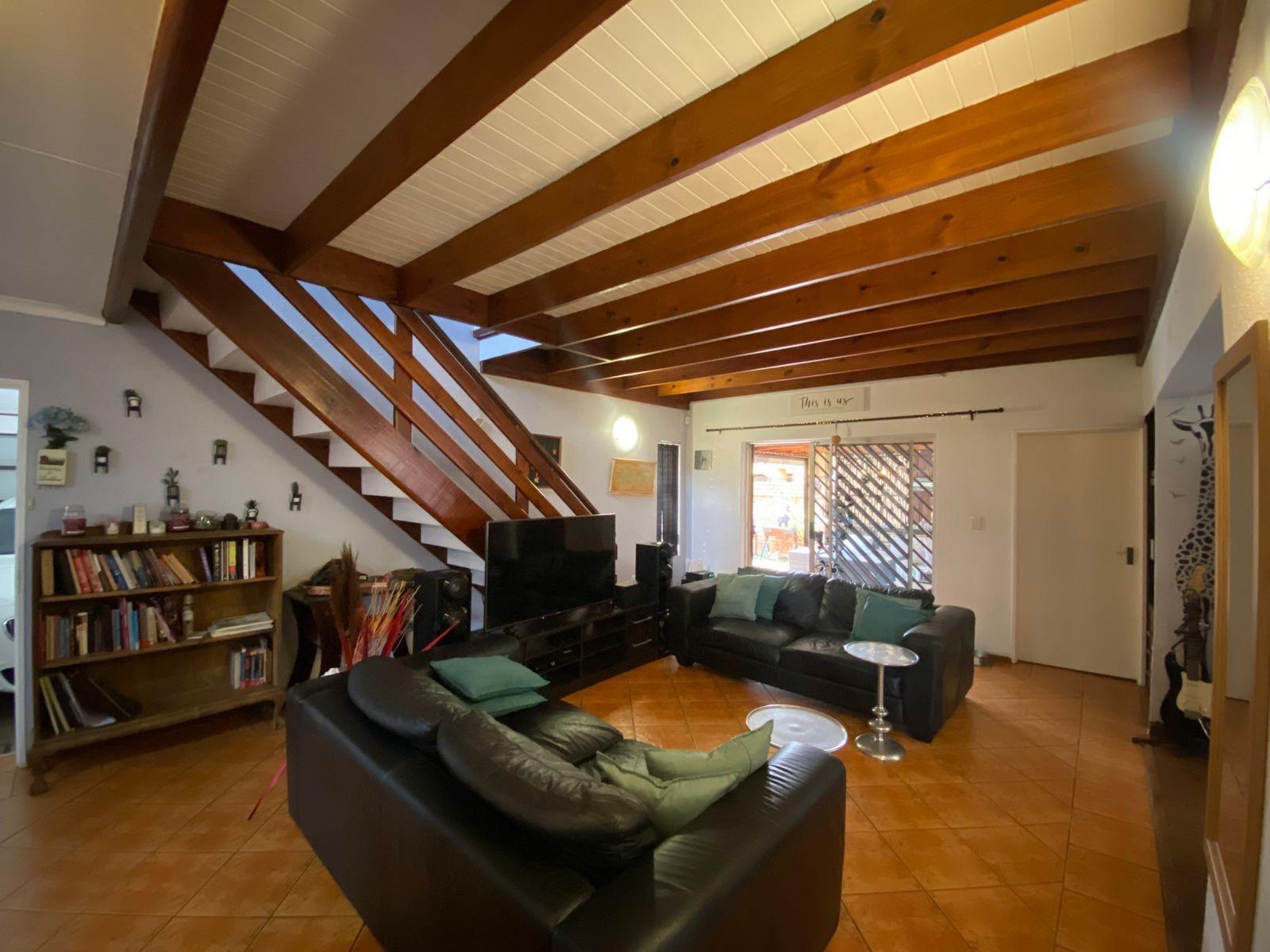 3 Bedroom House To Rent in Glen Marais