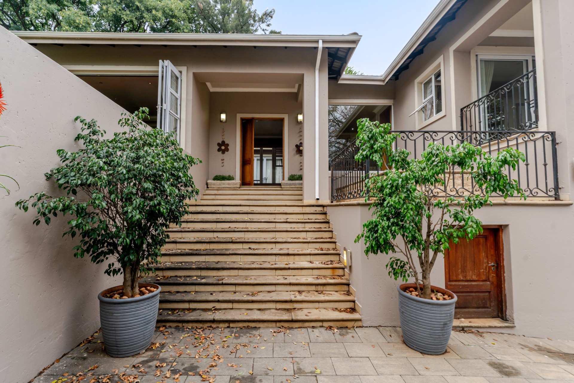 A FAMILY OASIS NESTLED IN PRISTINE BEDFORDVIEW