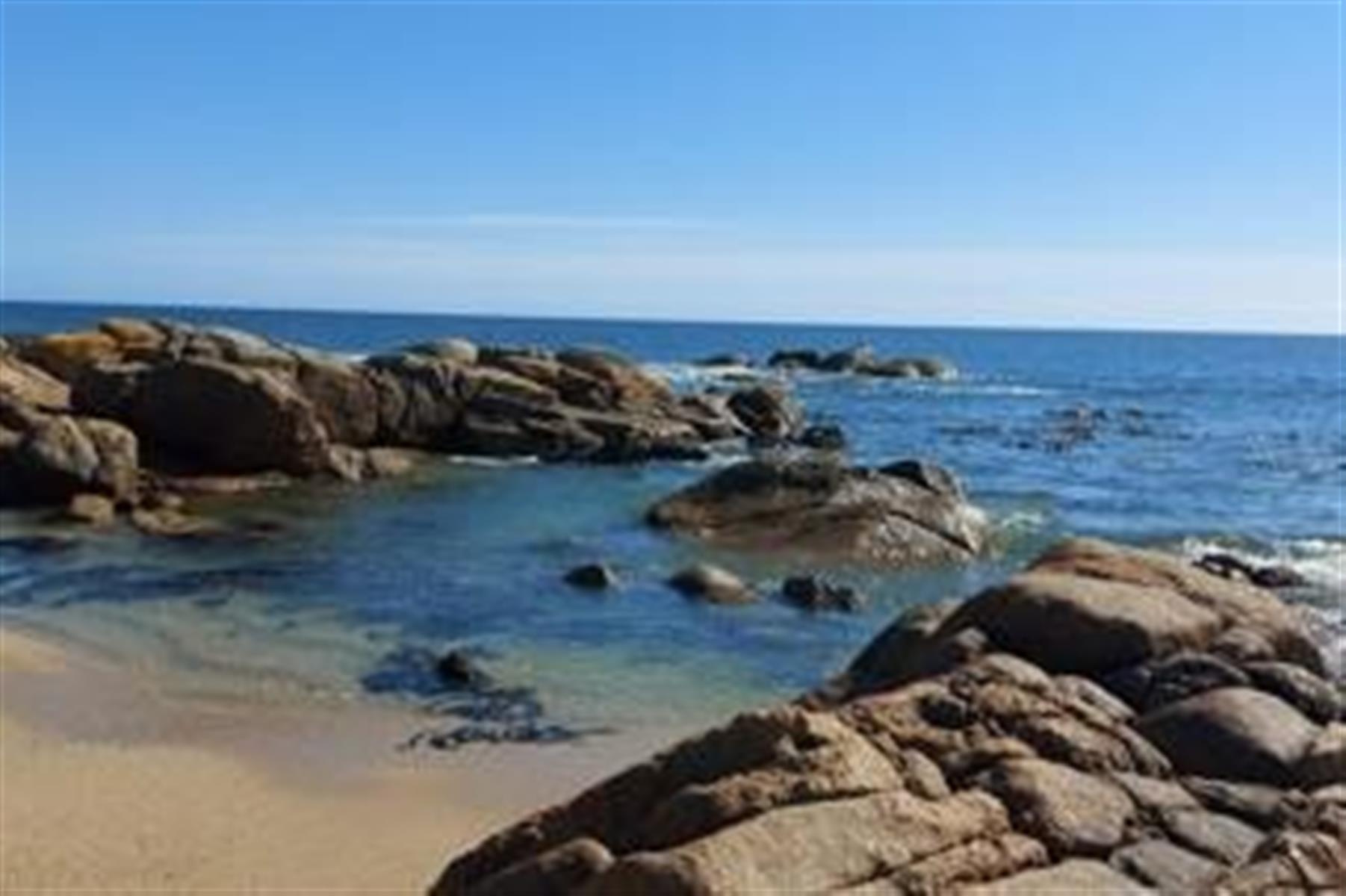 400 sqm Vacant Land For Sale in Kapteinskloof in St Helena Views , St Helena Bay Western Cape