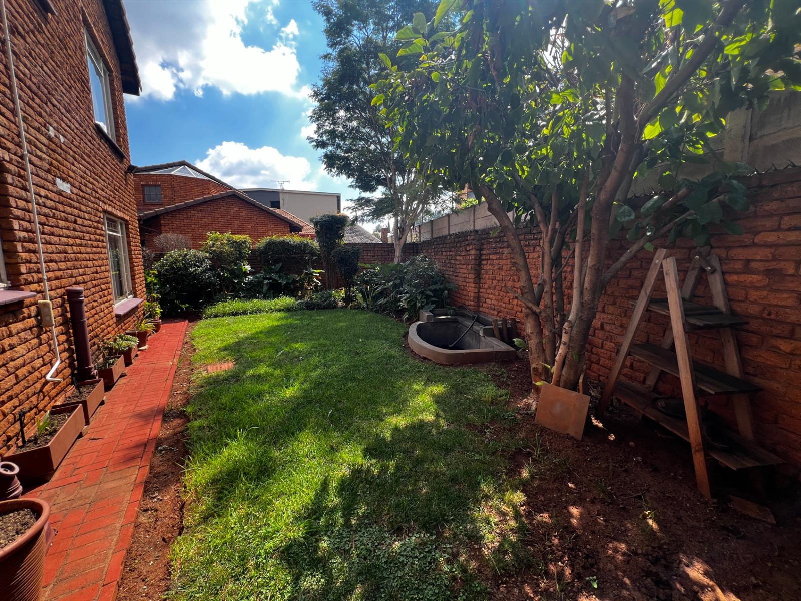 4 Bedroom Modern House for Sale in Die Hoewes, Centurion