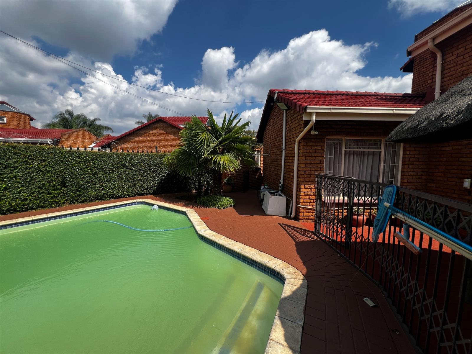 4 Bedroom Modern House for Sale in Die Hoewes, Centurion