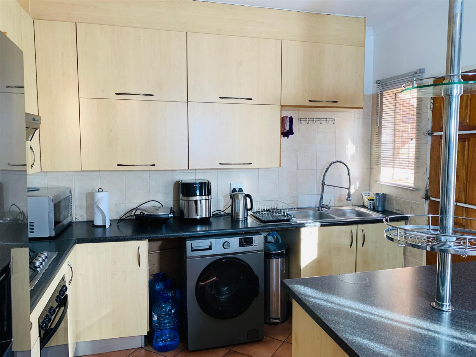 3 Bedroom, 2 Bathroom Townhouse For Sale in Clarina, Akasia
