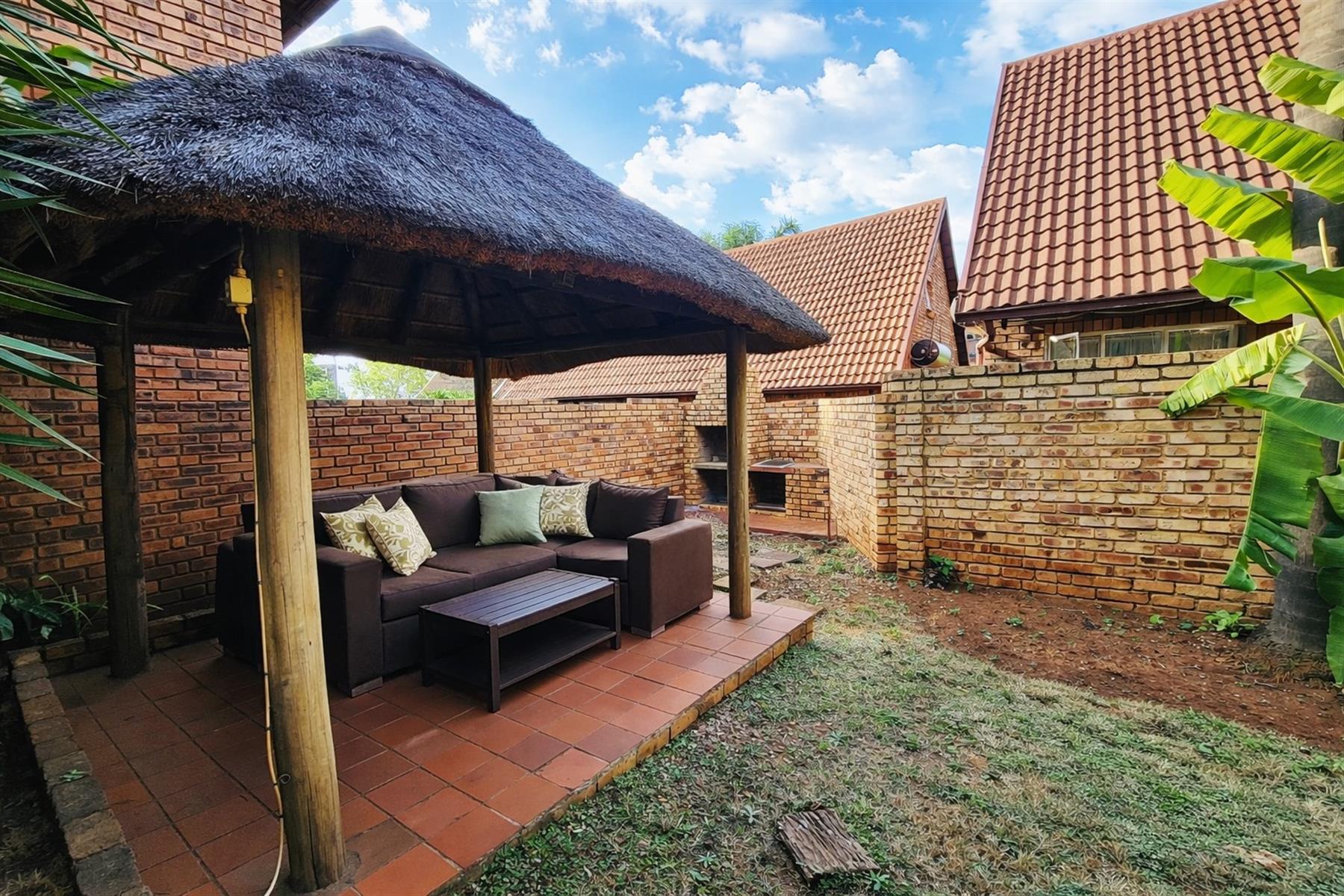 R1 399 000- Beautiful property 3 bedroom 2 bathroom with 1 garage, entertainment area for sale