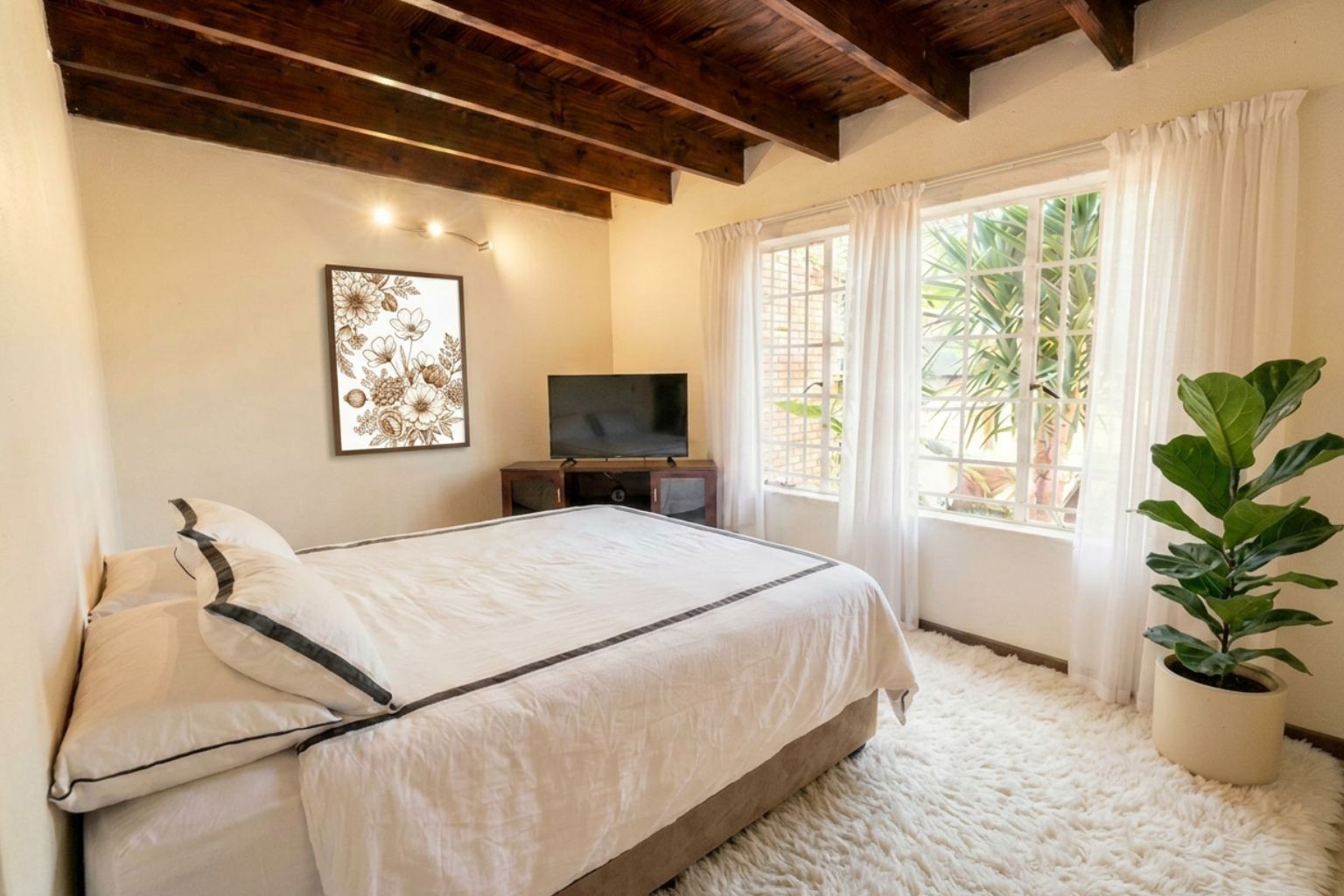 R1 399 000- Beautiful property 3 bedroom 2 bathroom with 1 garage, entertainment area for sale