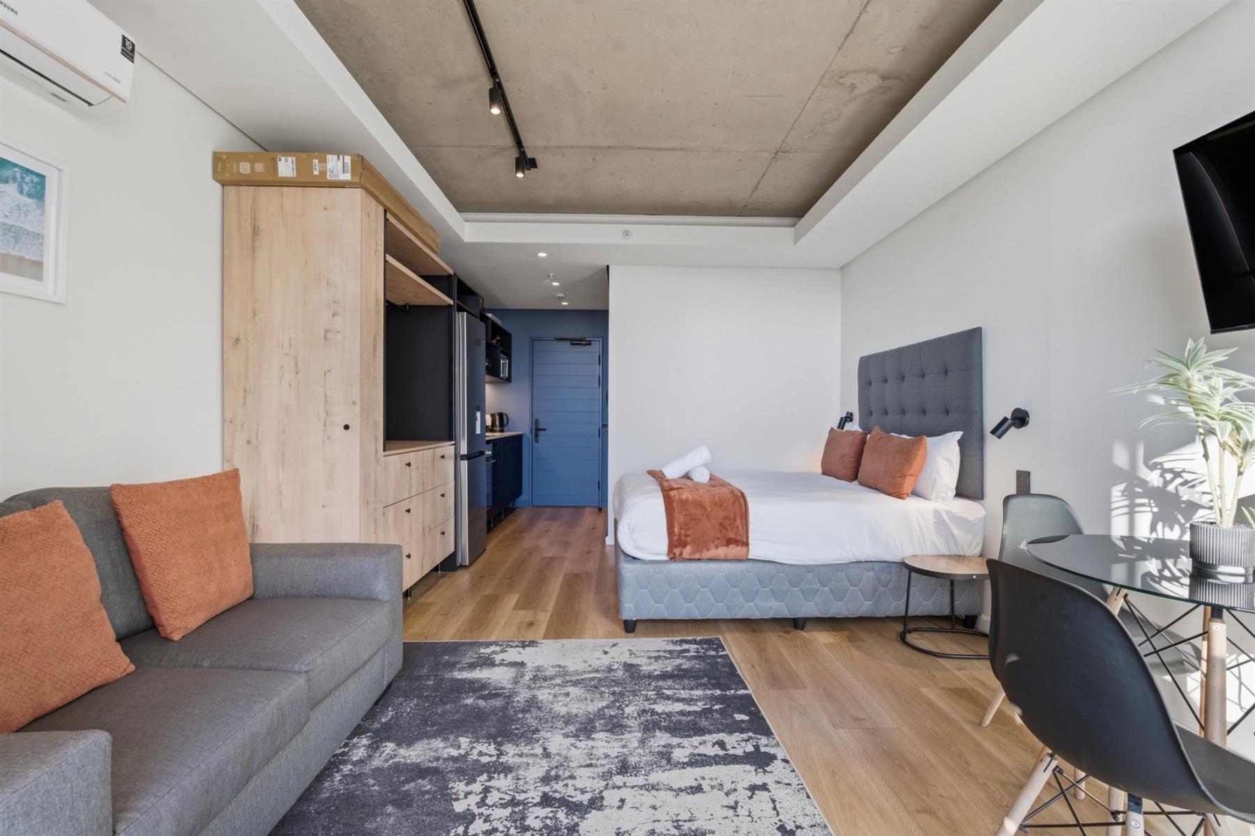 Airbnb Studio Apartment For Sale in Fresnaye, Cape Town