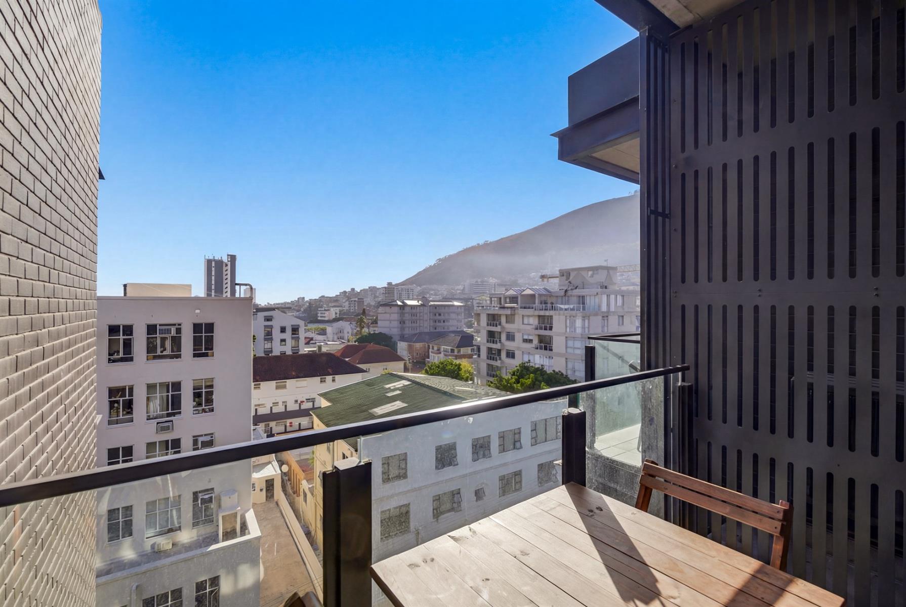 Airbnb Studio Apartment For Sale in Fresnaye, Cape Town