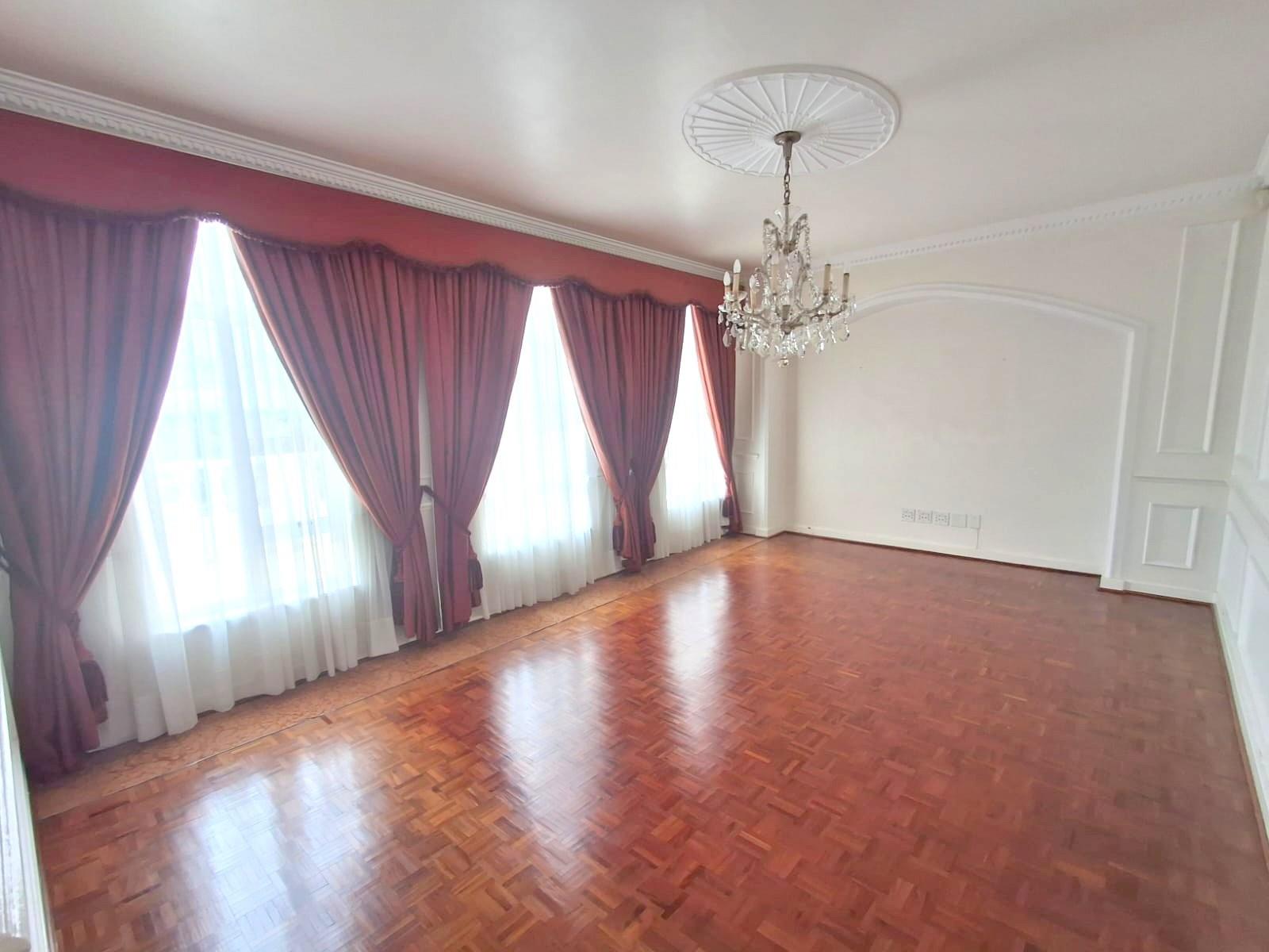 A MAGNIFICENT FAMILY HOME ON THE PINNACLE OF LINKSFIELD RIDGE - WITH BREATH TAKING VIEWS