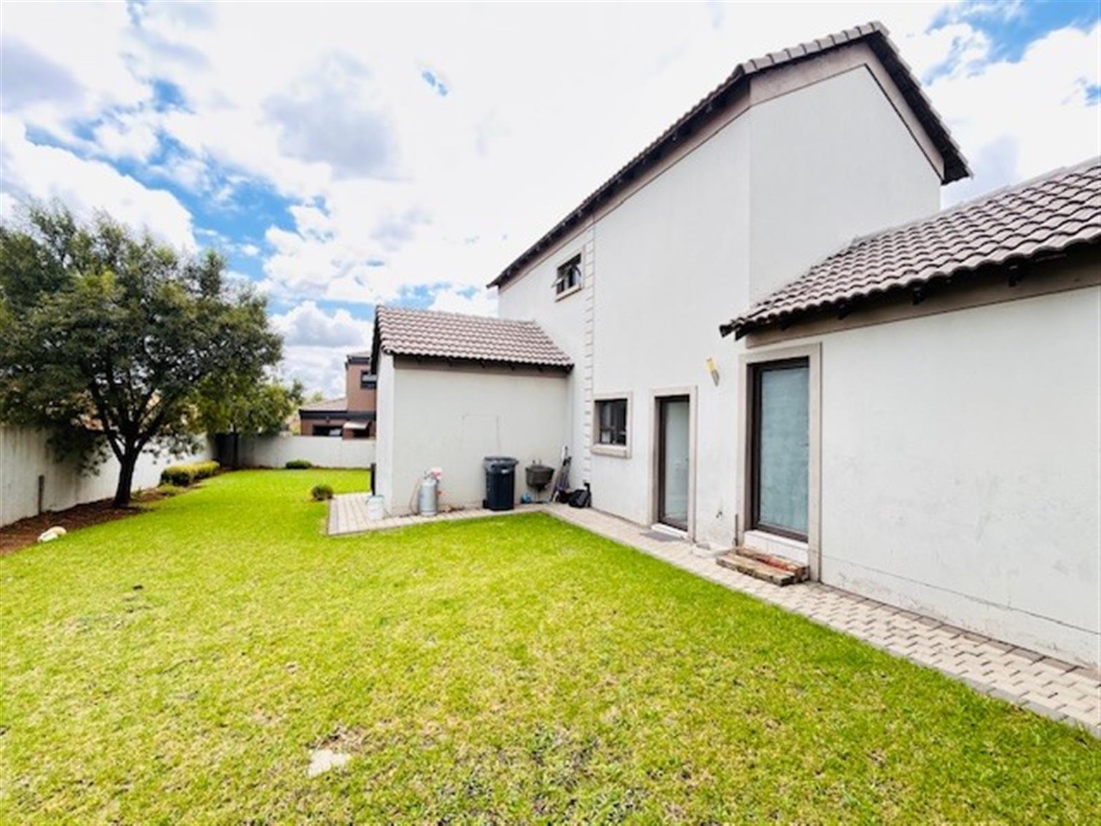House For Sale in Blue Valley Golf Estate, Centurion