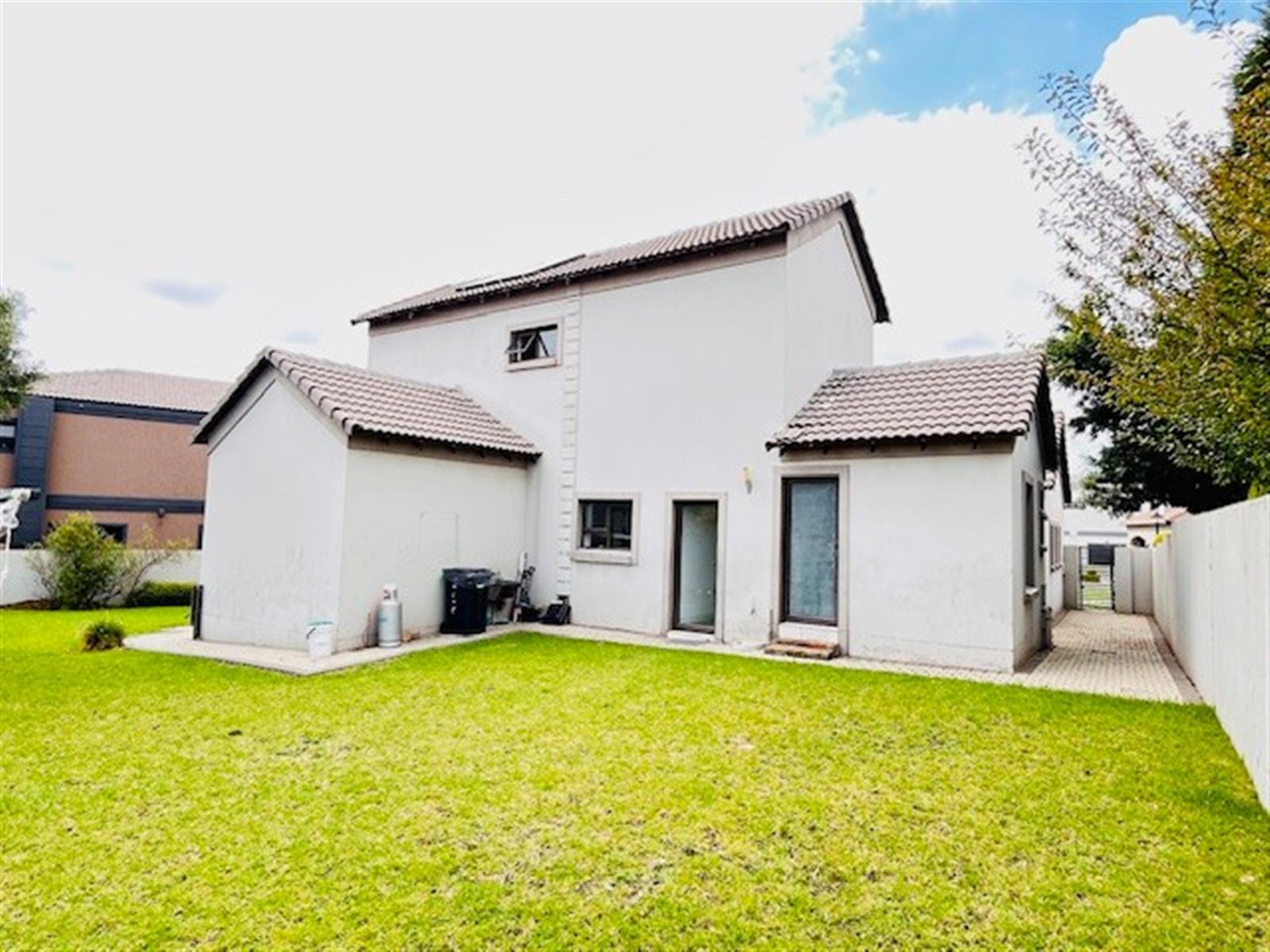 House For Sale in Blue Valley Golf Estate, Centurion