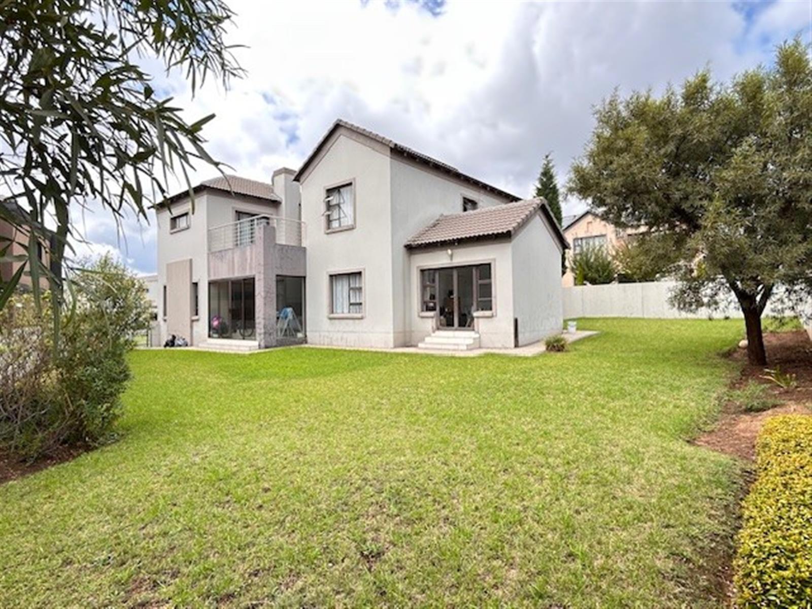 House For Sale in Blue Valley Golf Estate, Centurion
