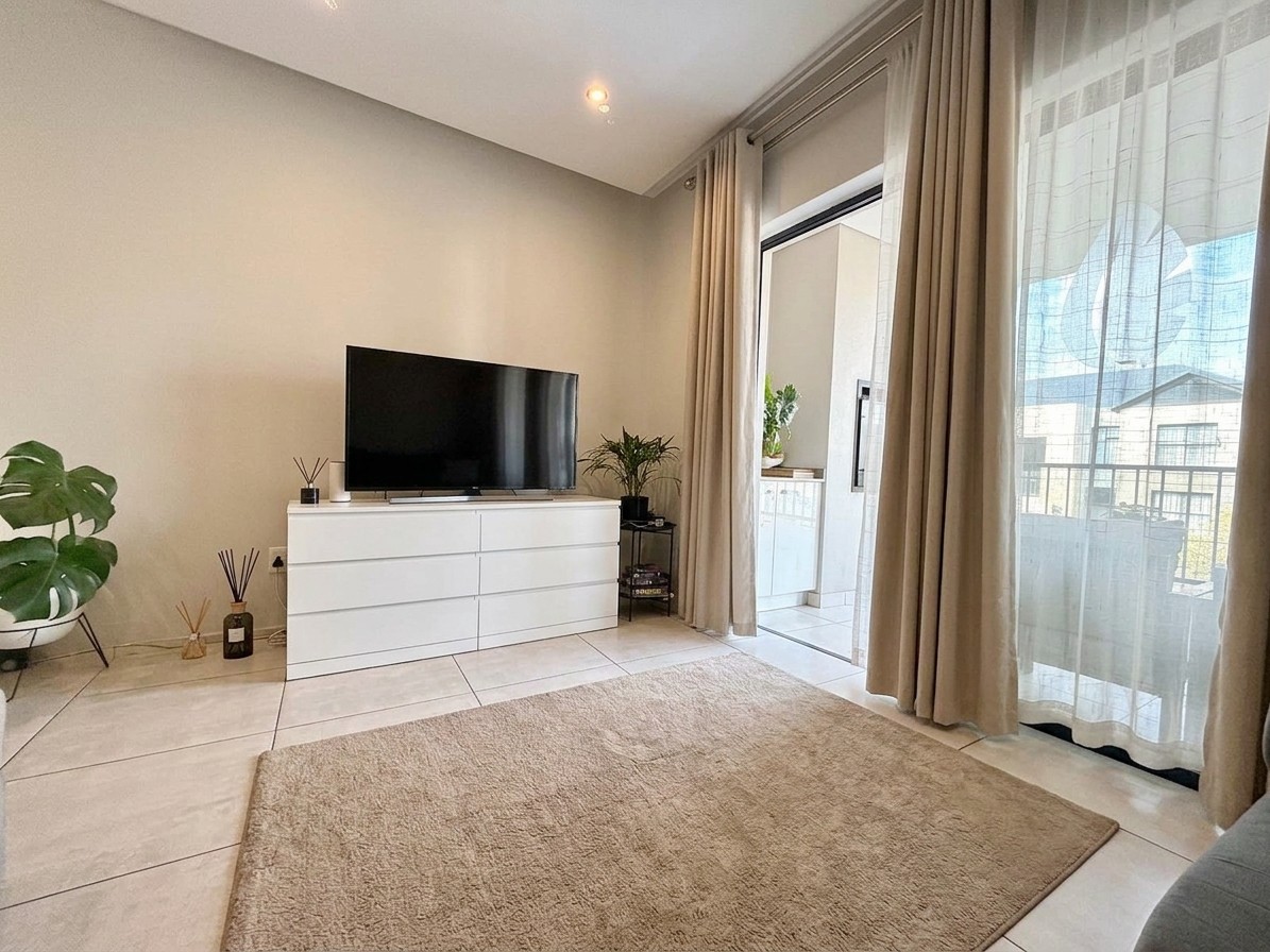 3 Bed, 2 Bath KINGS Apartment For Sale in The Polofields, Waterfall, Midrand
