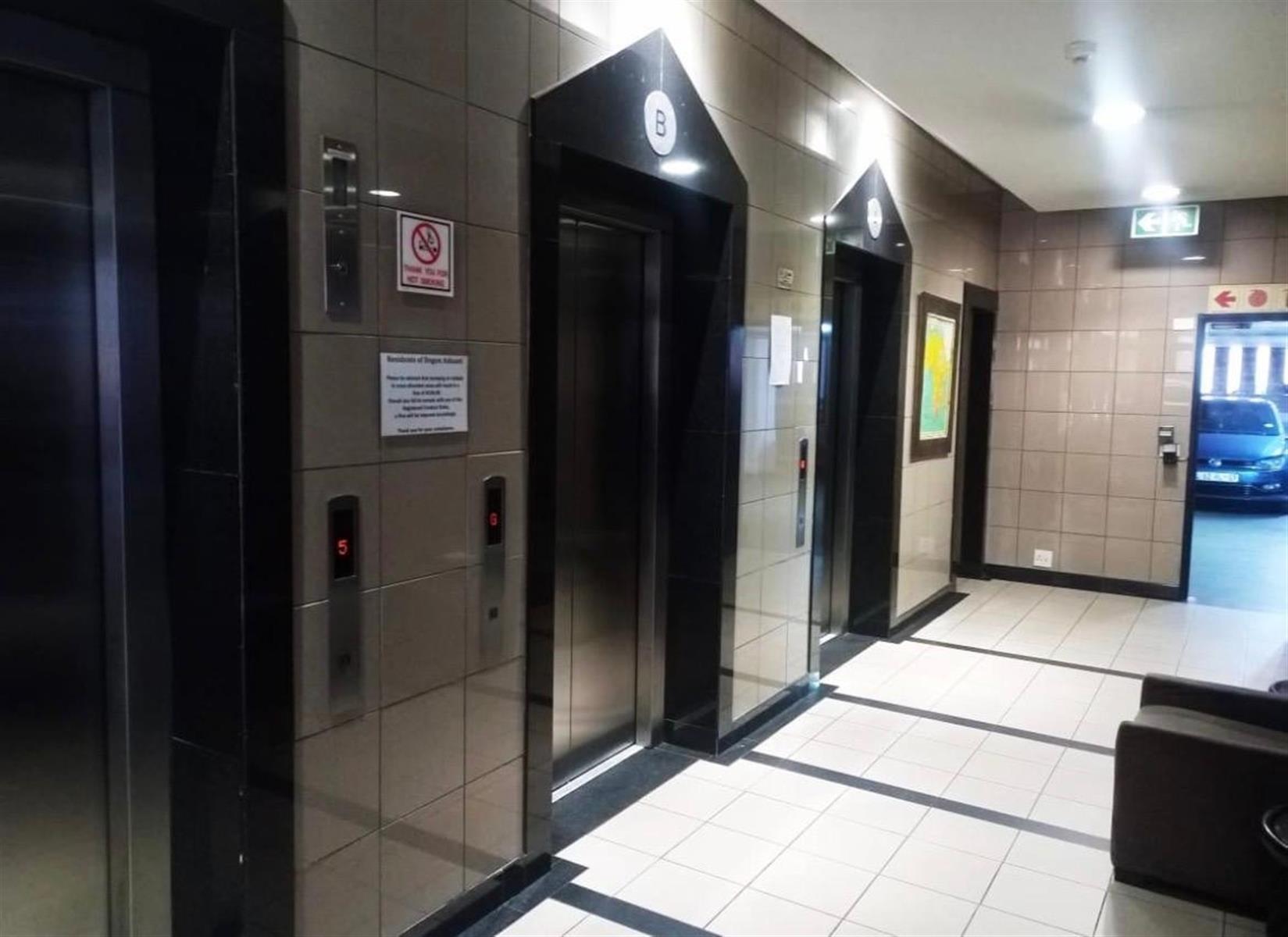 2 Bedroom Apartment For Sale in Ferreirasdorp, Johannesburg