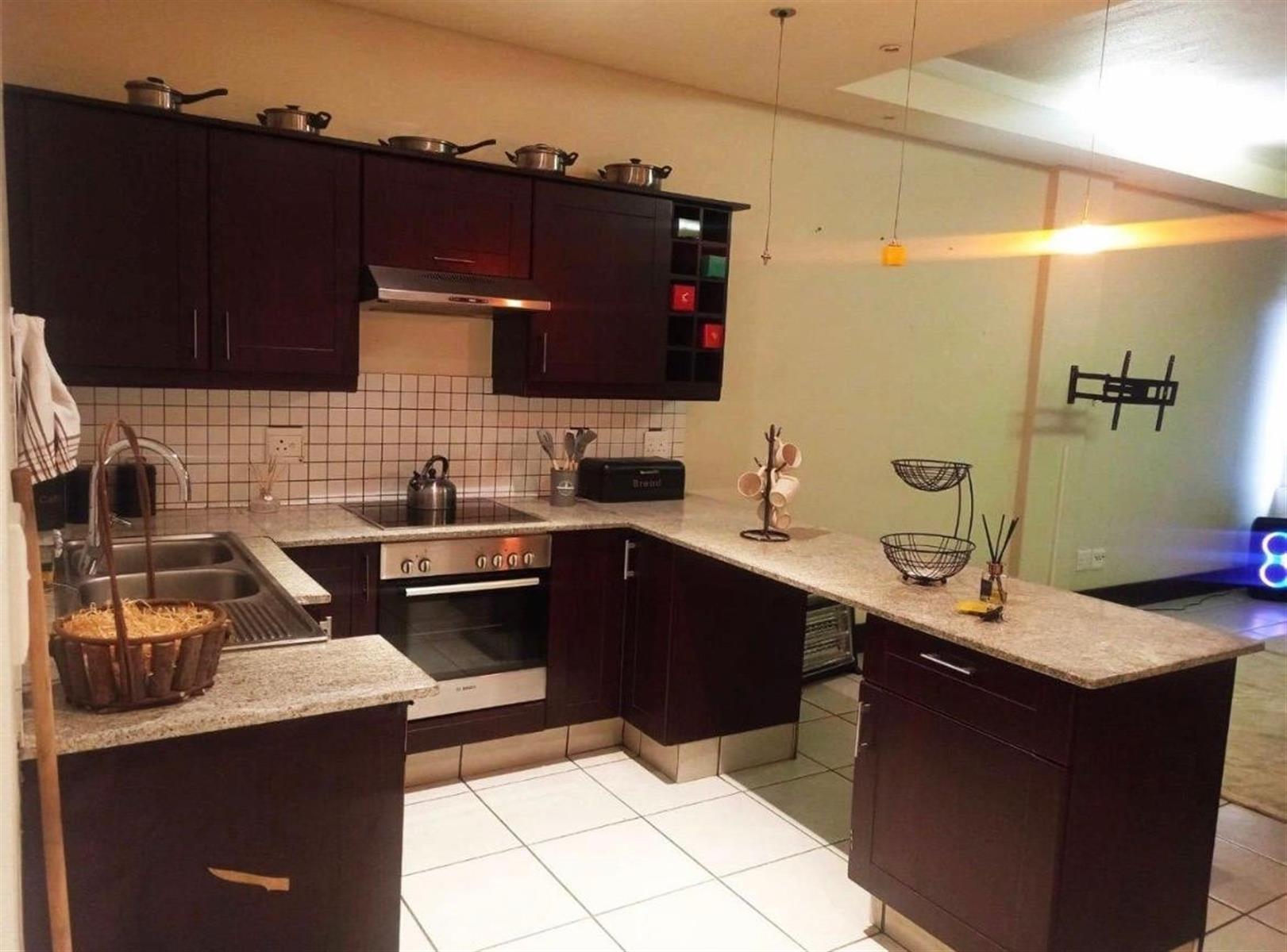 2 Bedroom Apartment For Sale in Ferreirasdorp, Johannesburg