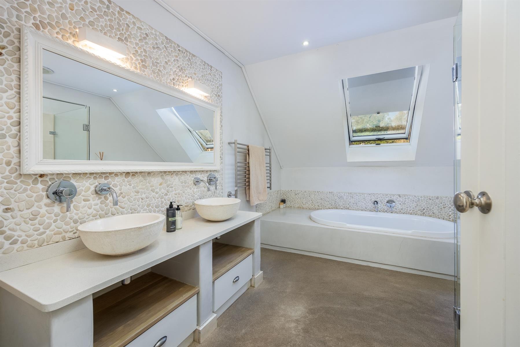 Exclusive Villa Living in Diemersfontein Wine Estate