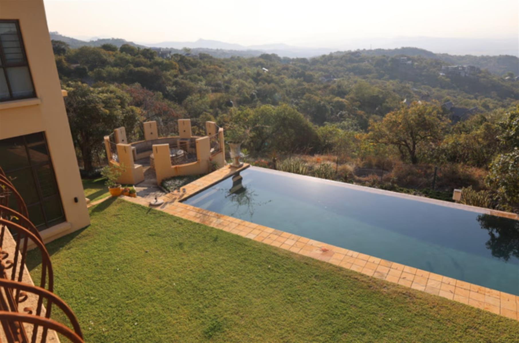 Surrounded by African Wildlife in the heart of Mbombela - Luxury Awaits You