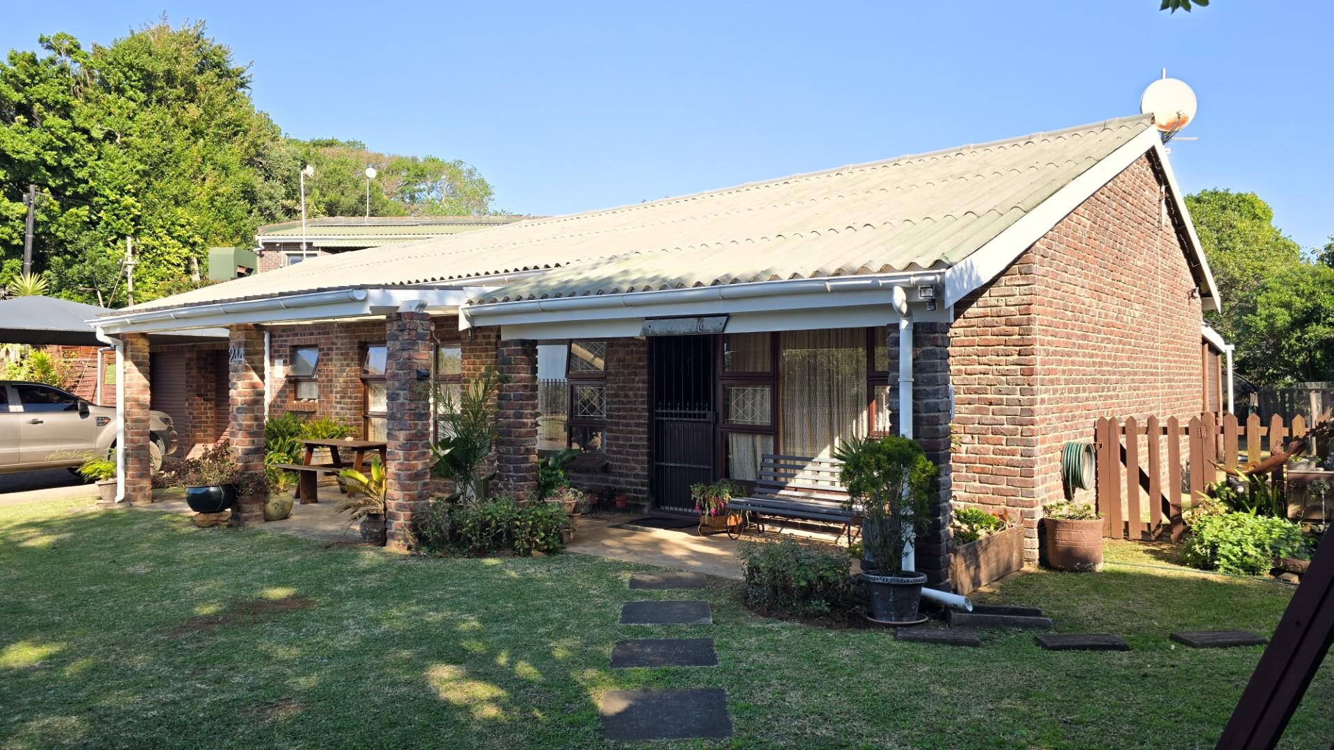 Charming Coastal Family Home - Just a Short Stroll to the Beach
