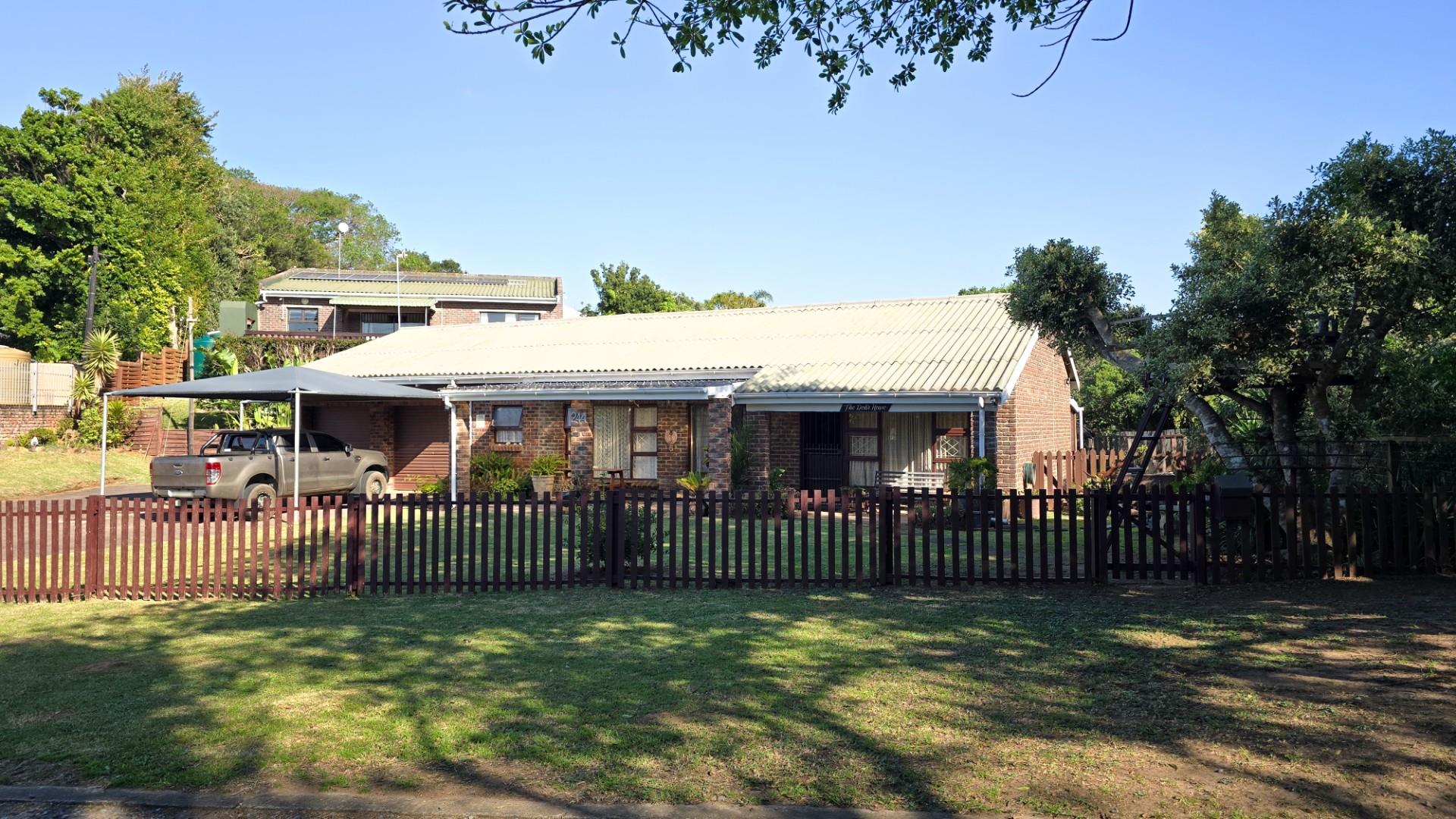 Charming Coastal Family Home - Just a Short Stroll to the Beach