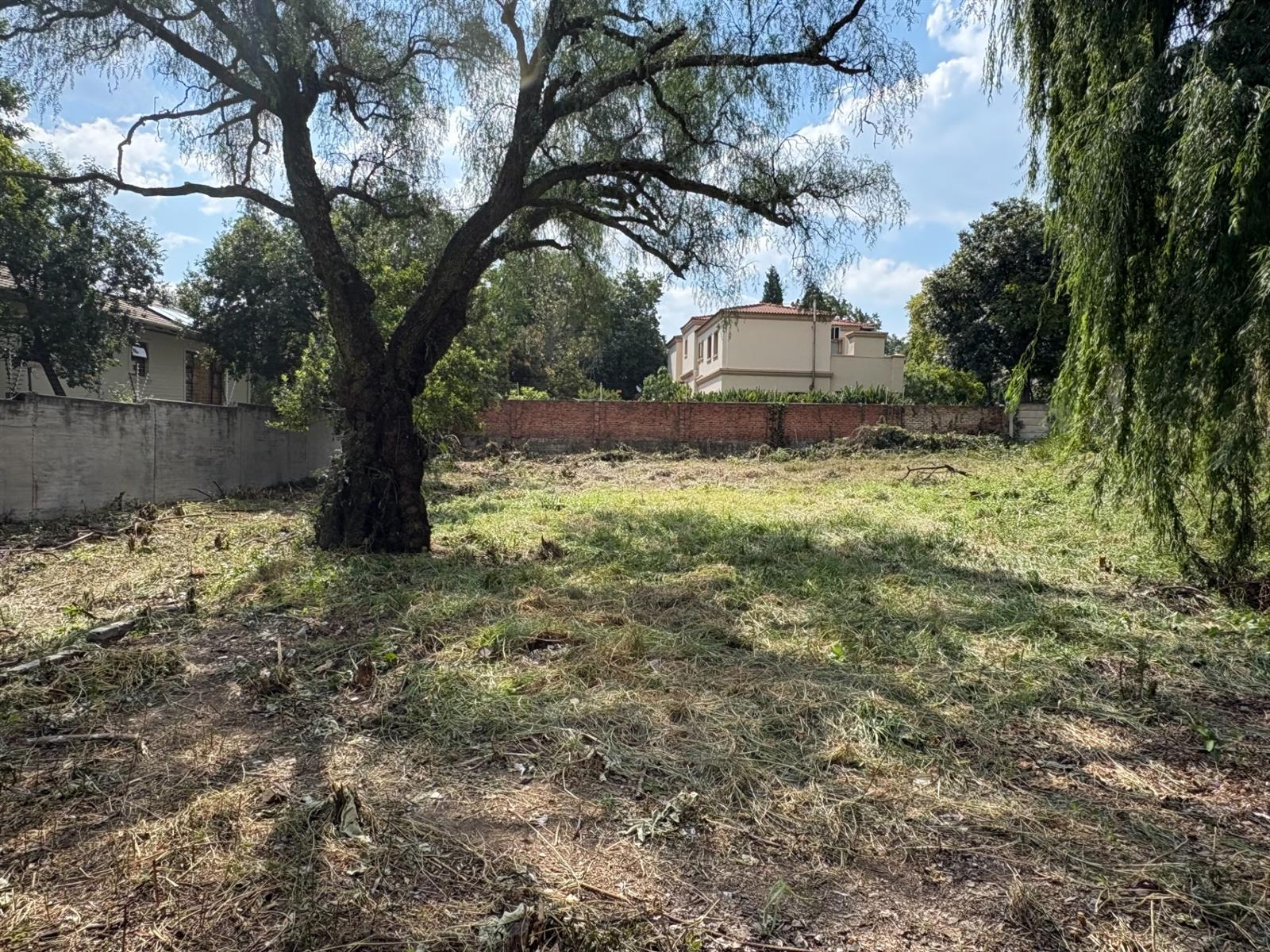 Bryanston East | Just under 2,000 m² | Panhandle access