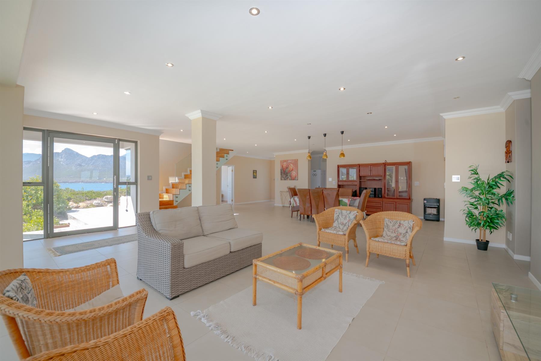 House For Sale in Pringle Bay