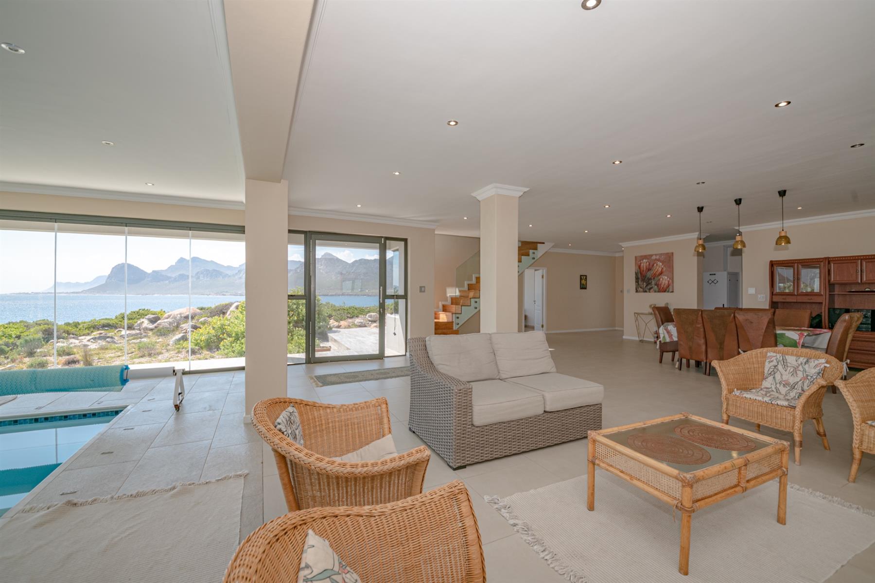 House For Sale in Pringle Bay