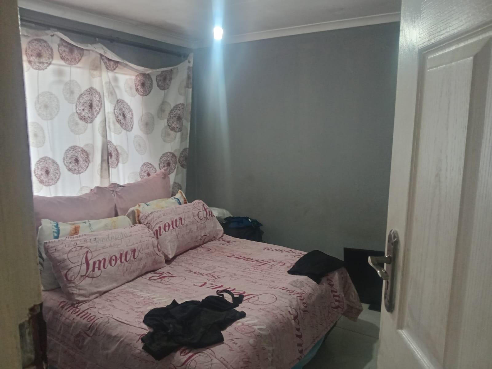 House For Sale in Vosloorus ext8, Alberton