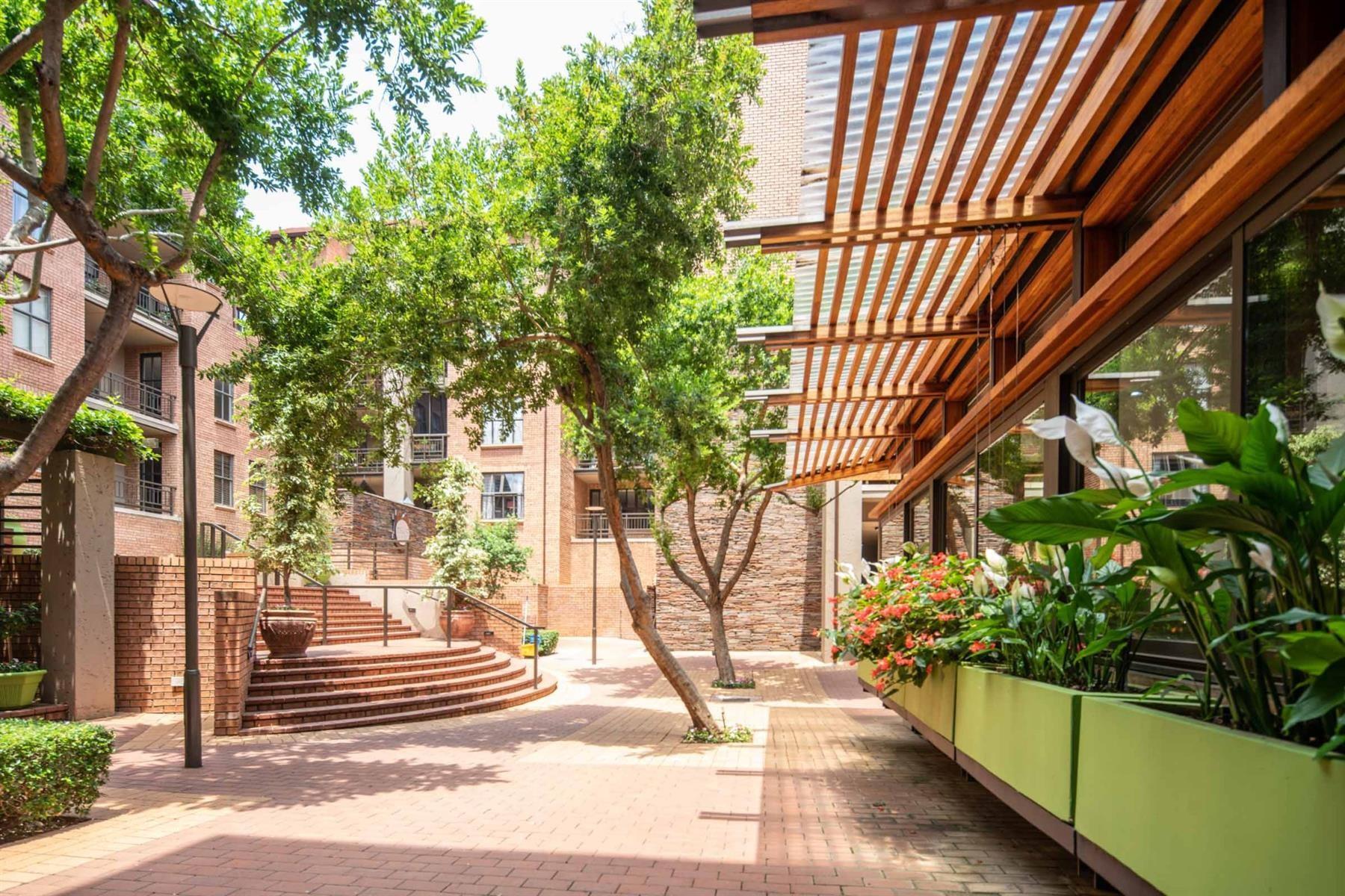 Elegant Second-Floor Retirement Unit in Kingswood Village